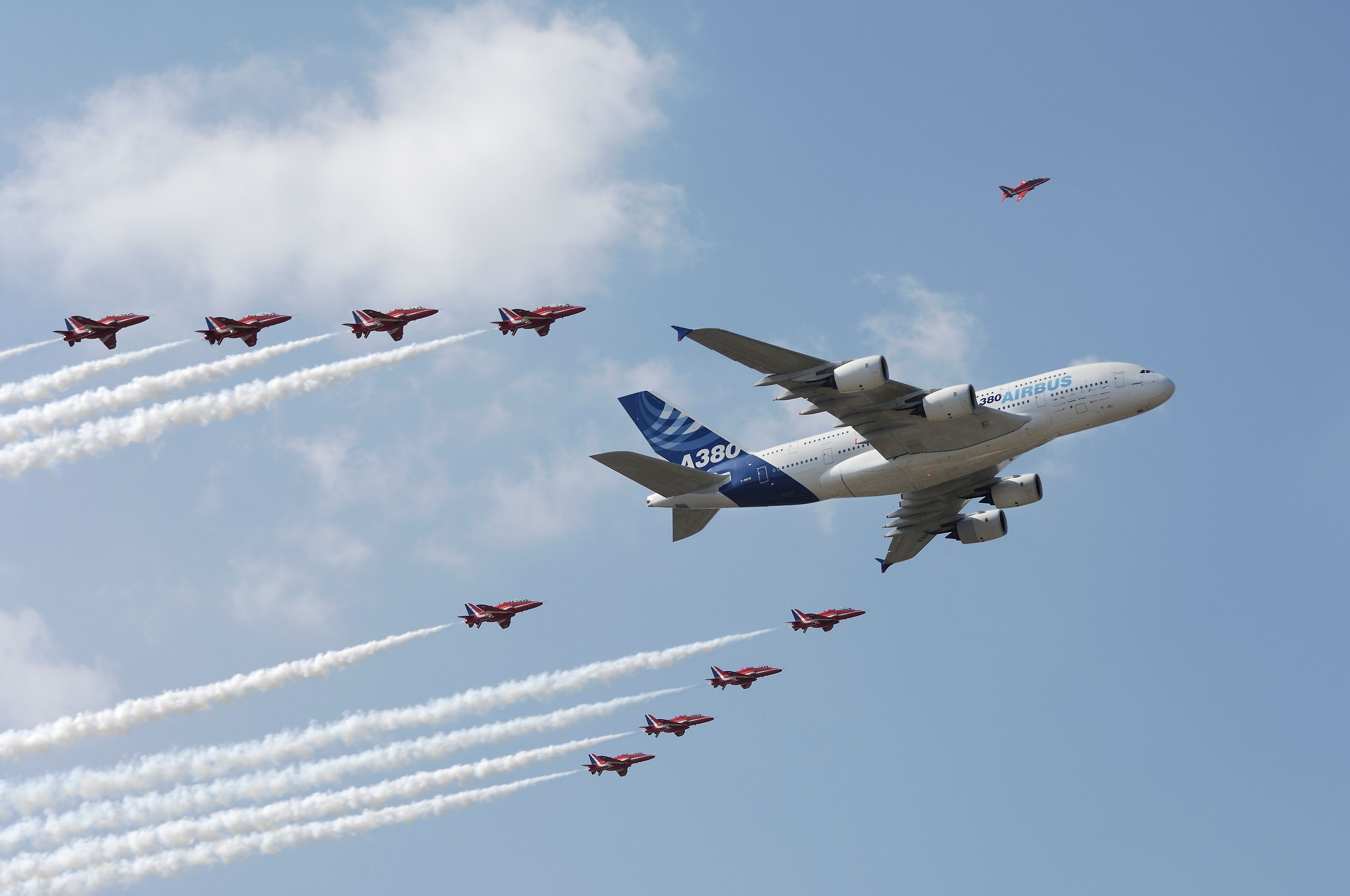 Emirates' Airbus A380 Will Perform With The Red Arrows