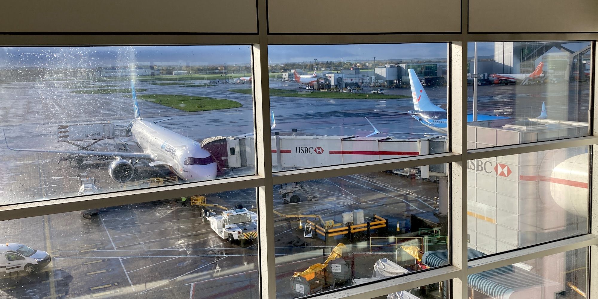 Airbus A321LR Flight Review: Air Transat From London To Montreal