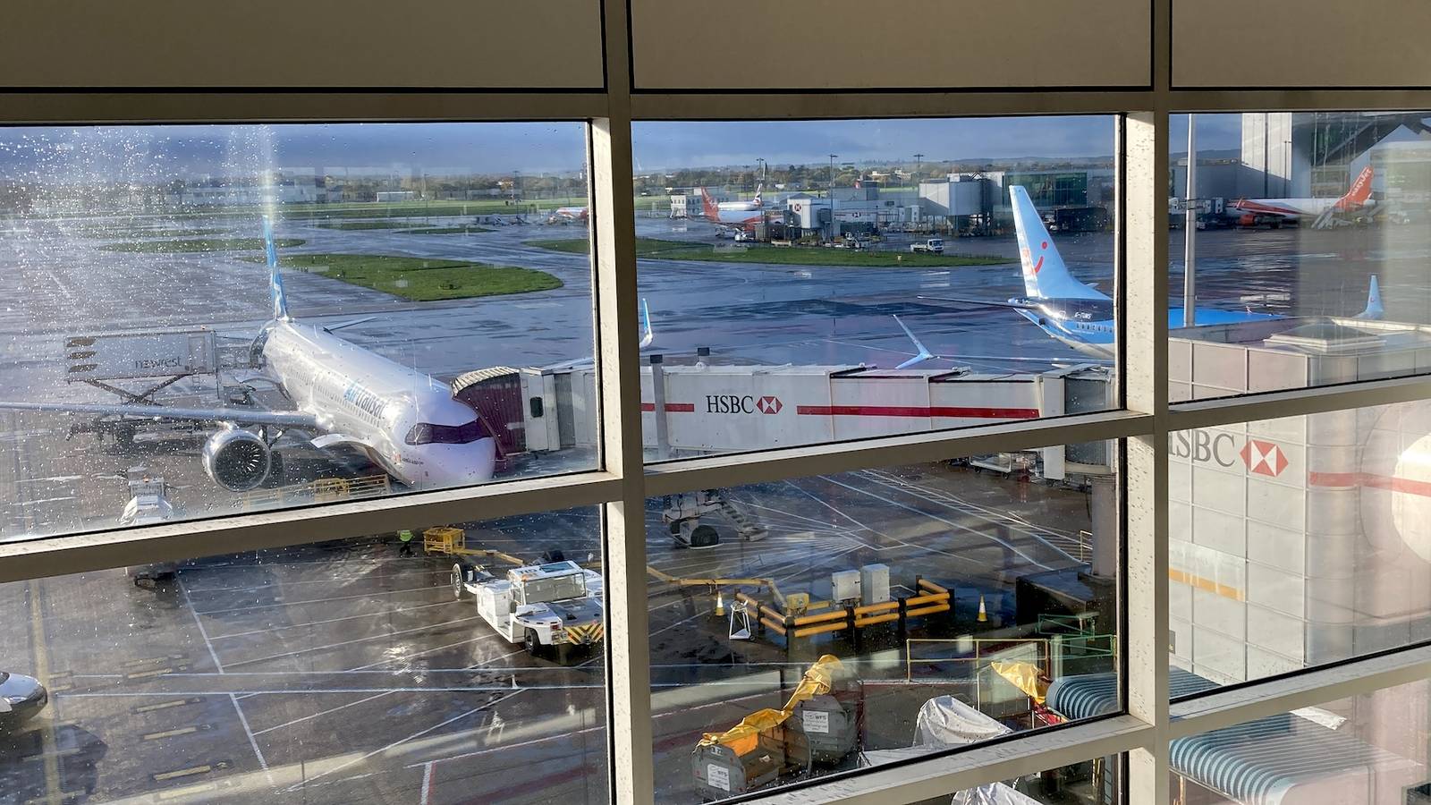 Airbus A321LR Flight Review: Air Transat From London To Montreal