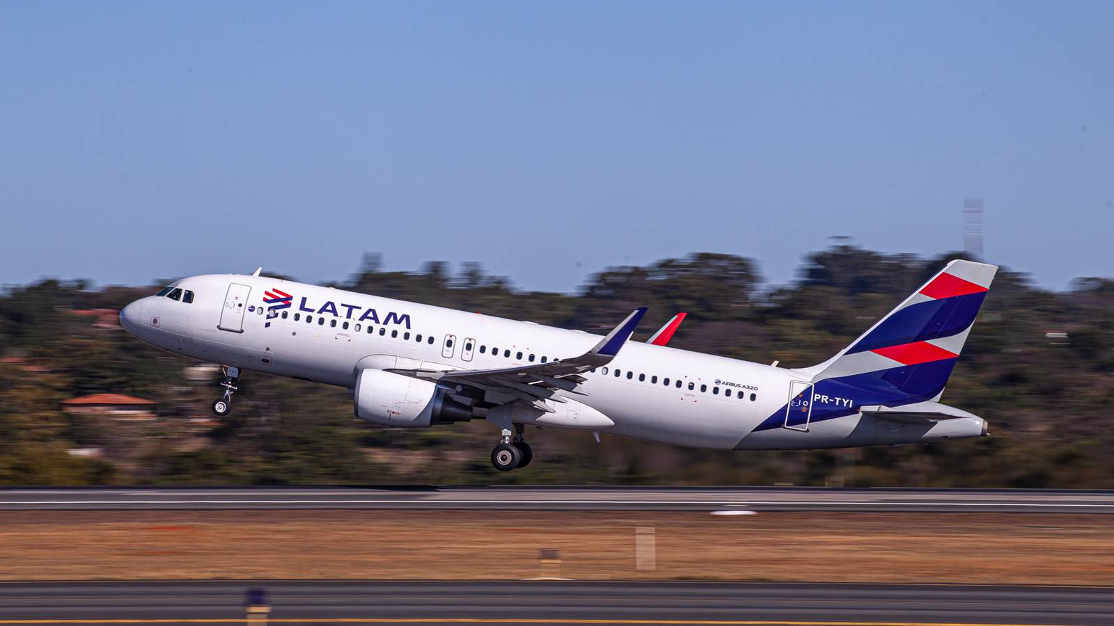 LATAM Plans To Launch Narrowbody Brasilia-Lima Flights Next Year