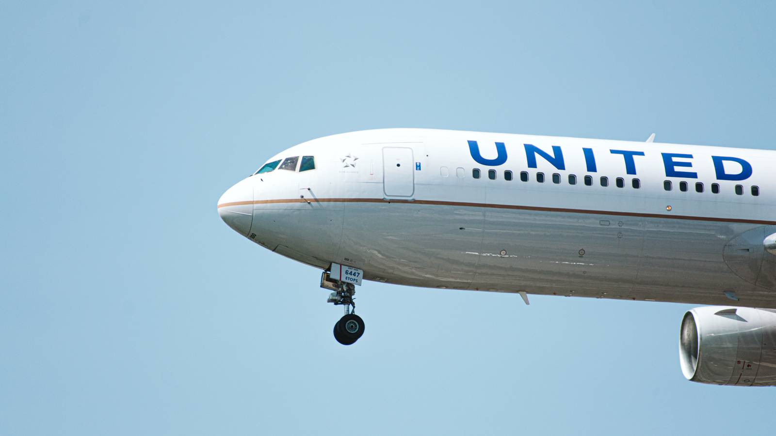 United Pilots Reject Proposed Contract Offering Near 15% Raise