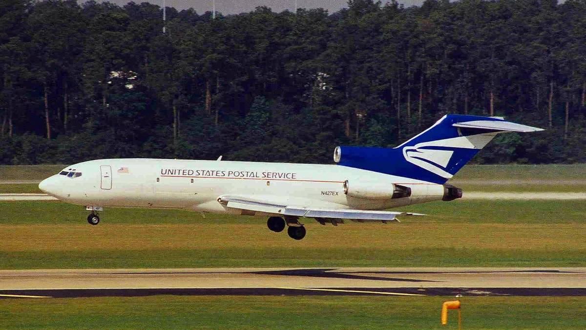 Why Doesn't The USPS Have Its Own Aircraft?