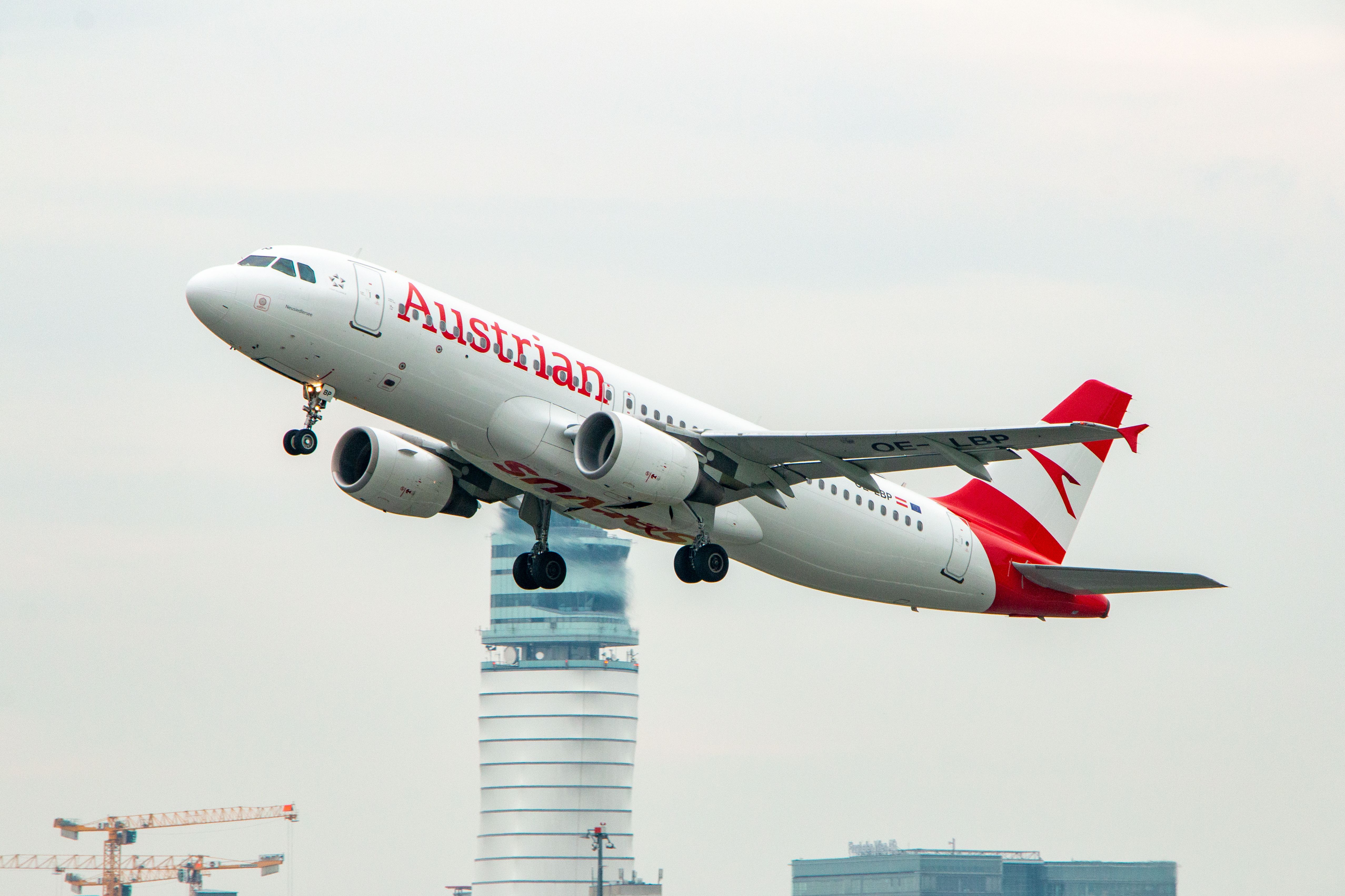Austrian Airlines Now Lets Passengers Pre-Order Meals On Shorter Flights