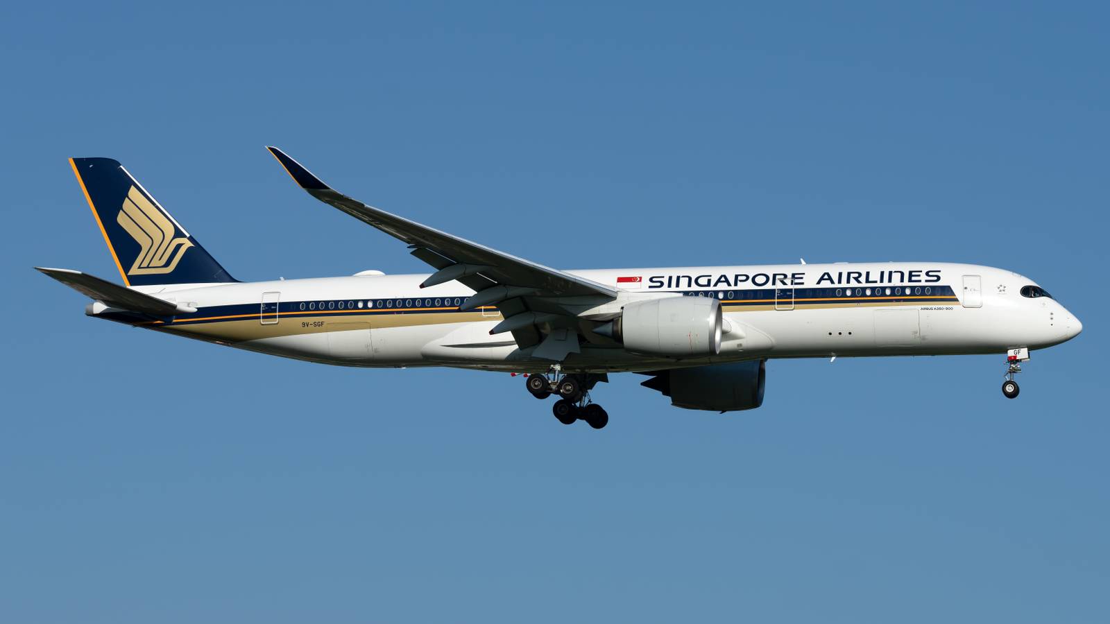 Police Give Passenger Verbal Warning After Threatening Singapore Airlines Crew