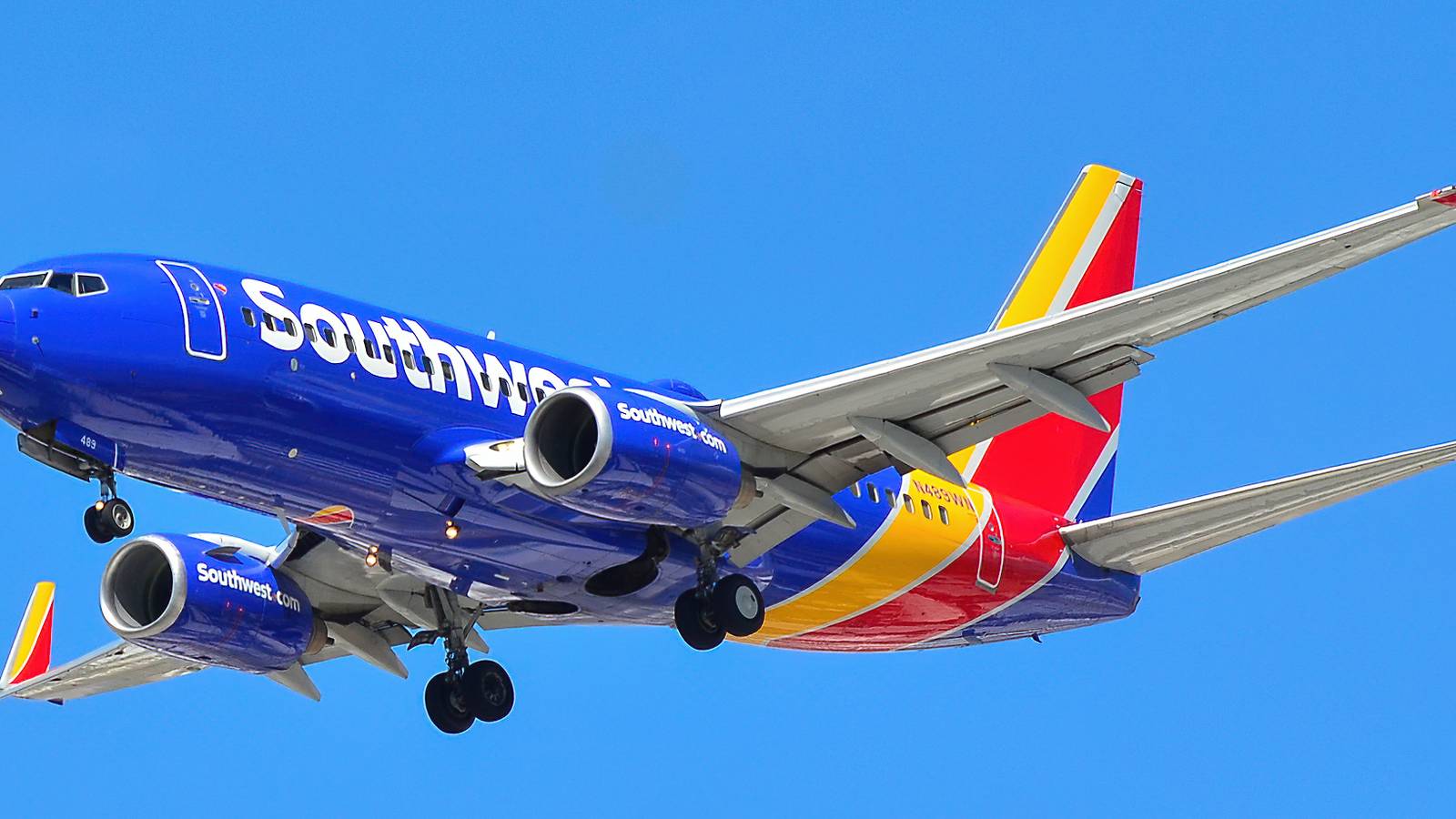 Southwest Boeing 737-700 Loses Tire On Take-Off