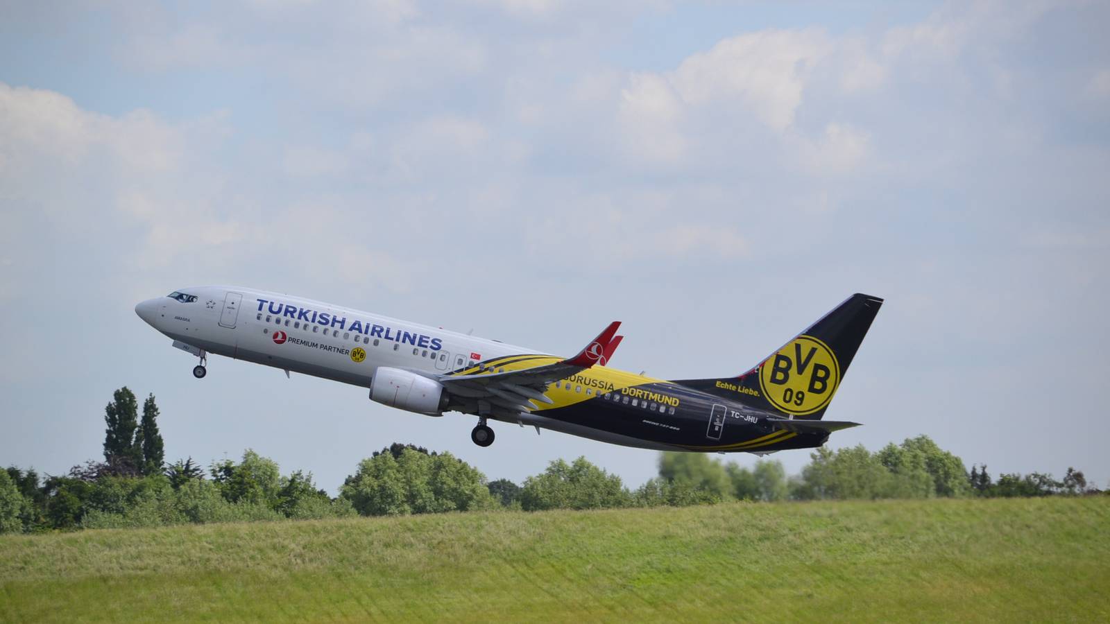 Which Airlines Have Had Liveries Promoting German Football Teams?