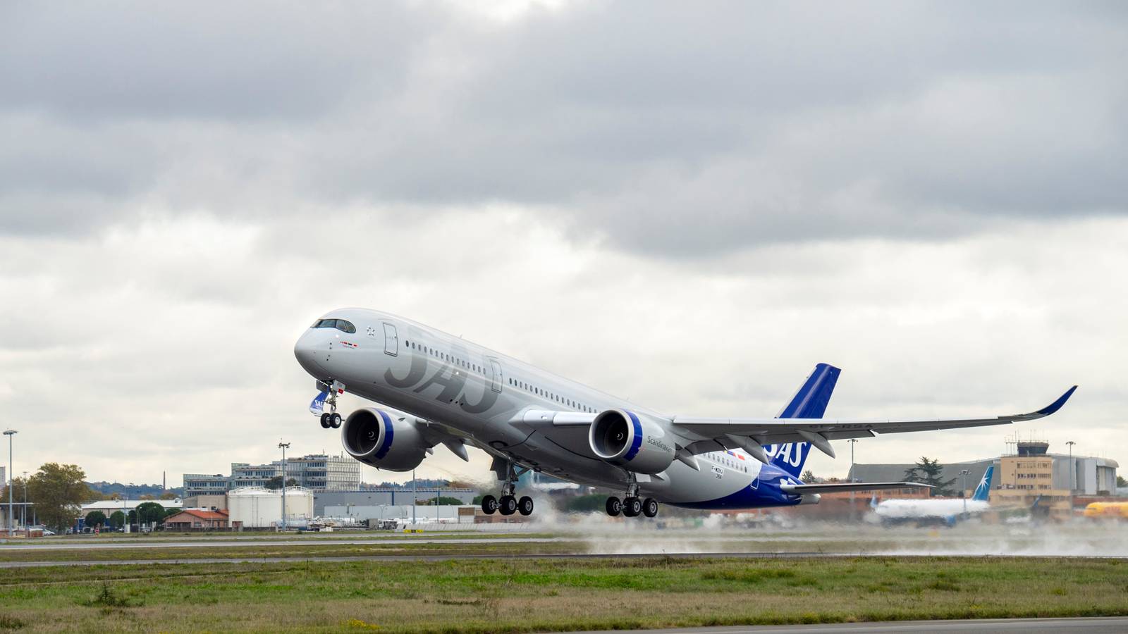 Bankruptcy Protection May Drag On As SAS' Losses Grow