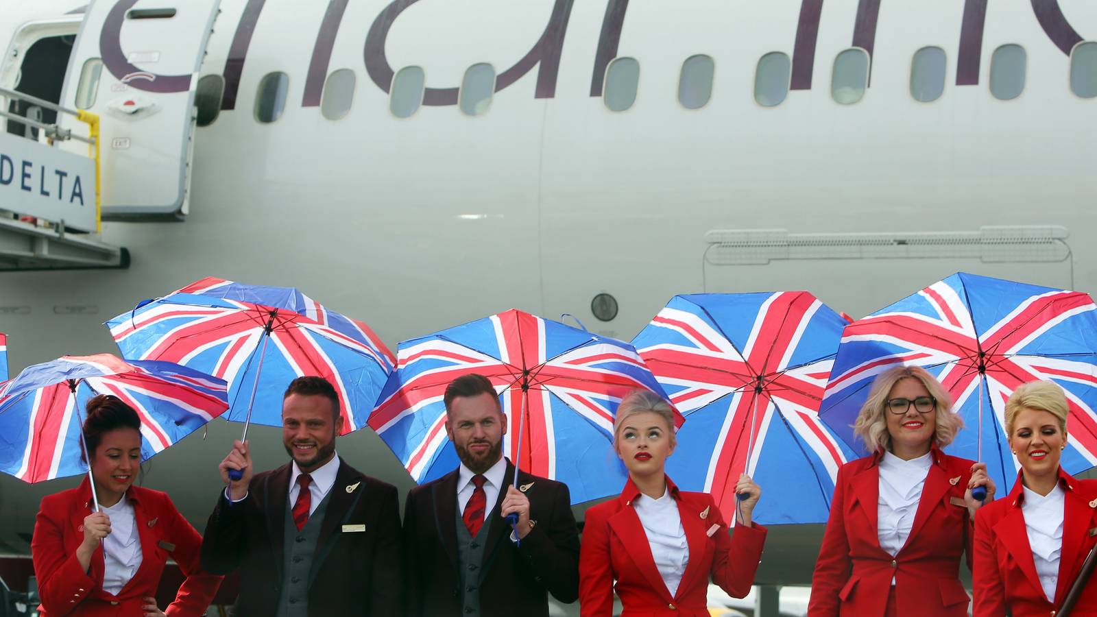Why Fashion Designers Collaborate With Airlines