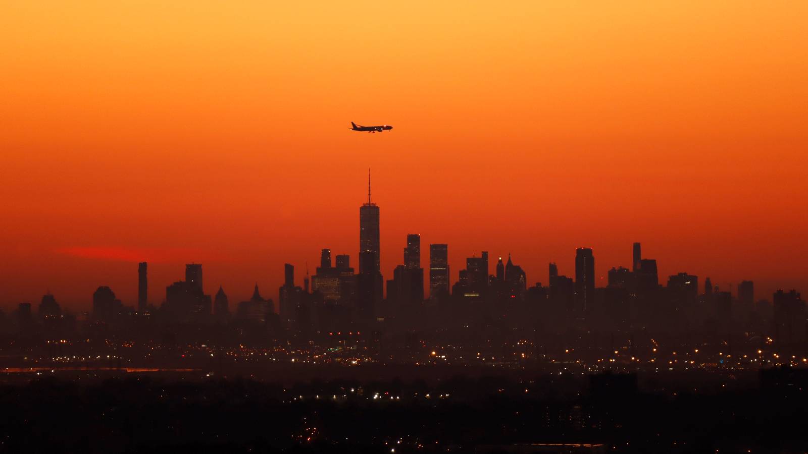 Why Might An Aircraft Hold Before Landing?