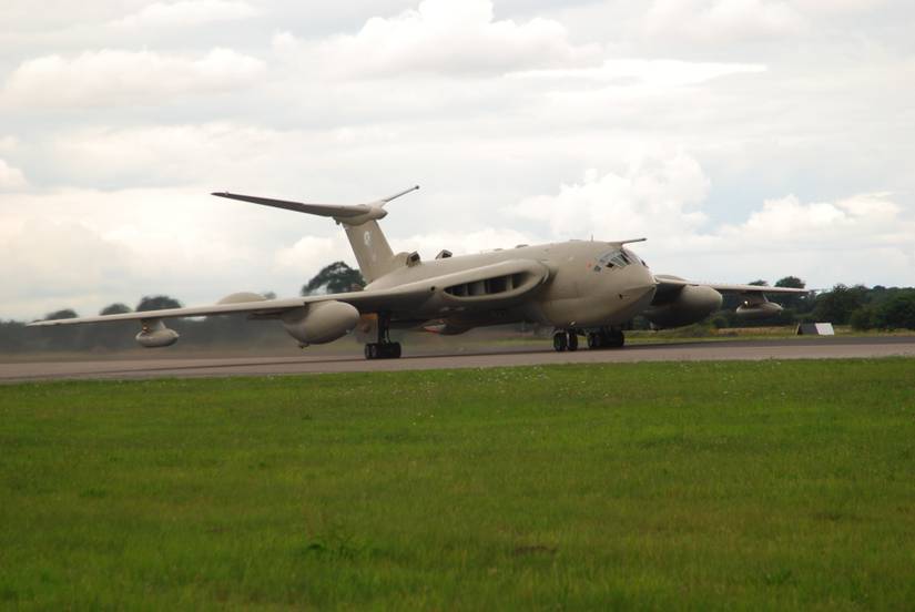 Handley Page Victor: The Bomber That Became An Aerial Refueler