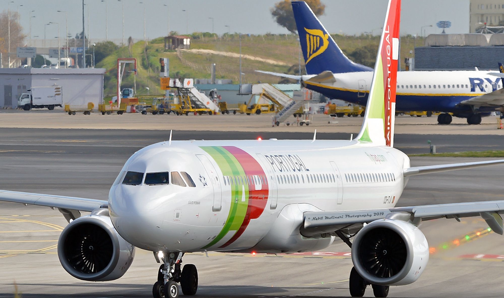 Can You Fly Around The World Using Only Narrowbody Flights?
