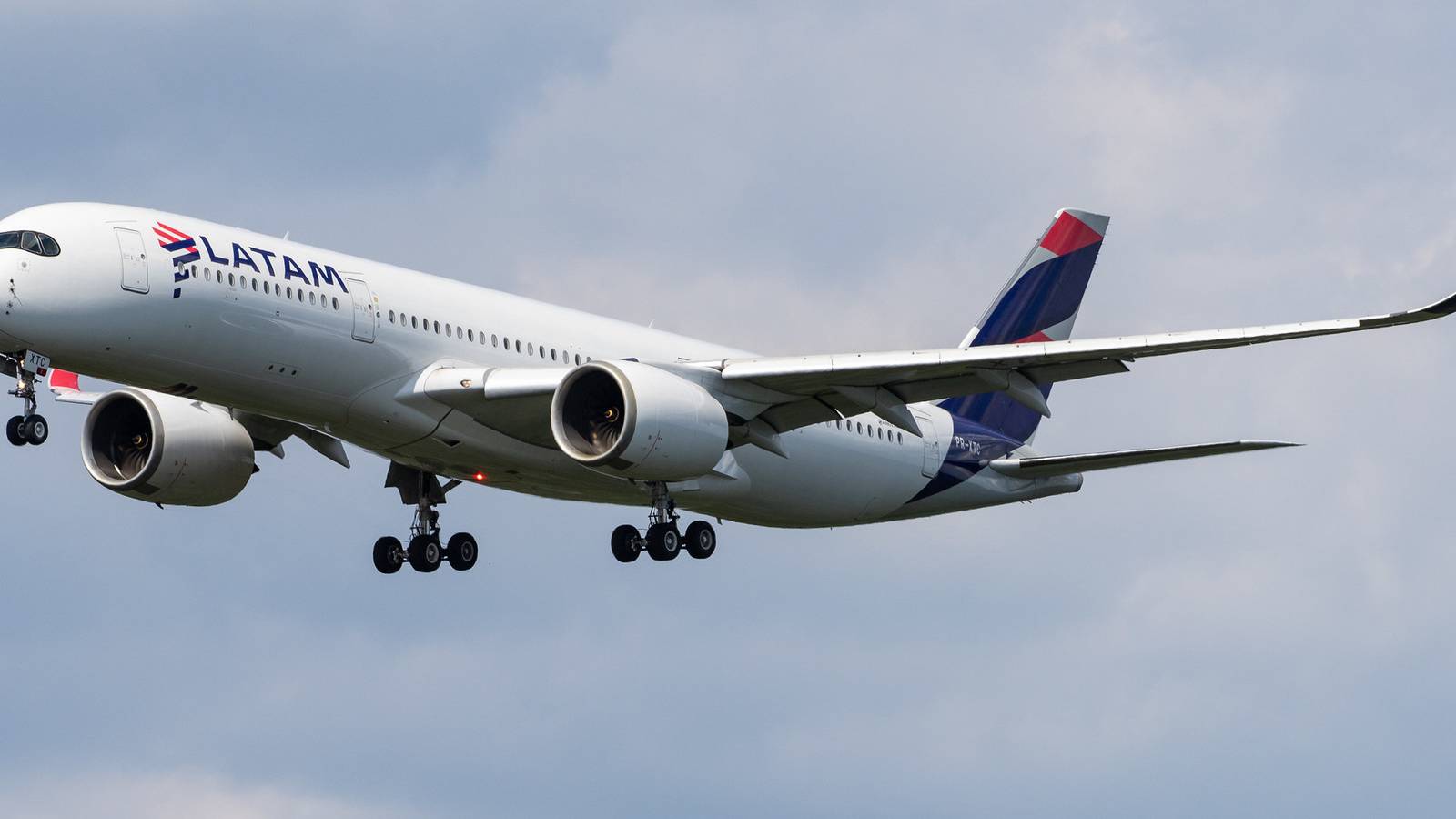 Which Airlines Have Removed Airbus A350s From Their Fleets?