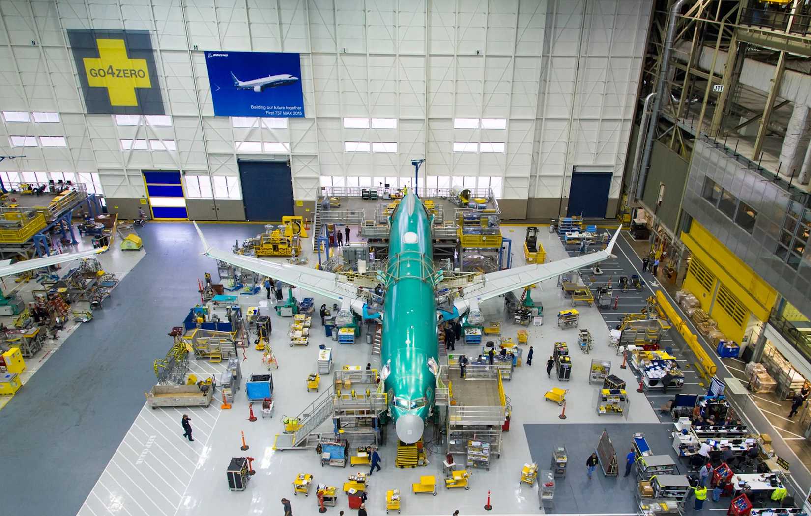 737 MAX assembly