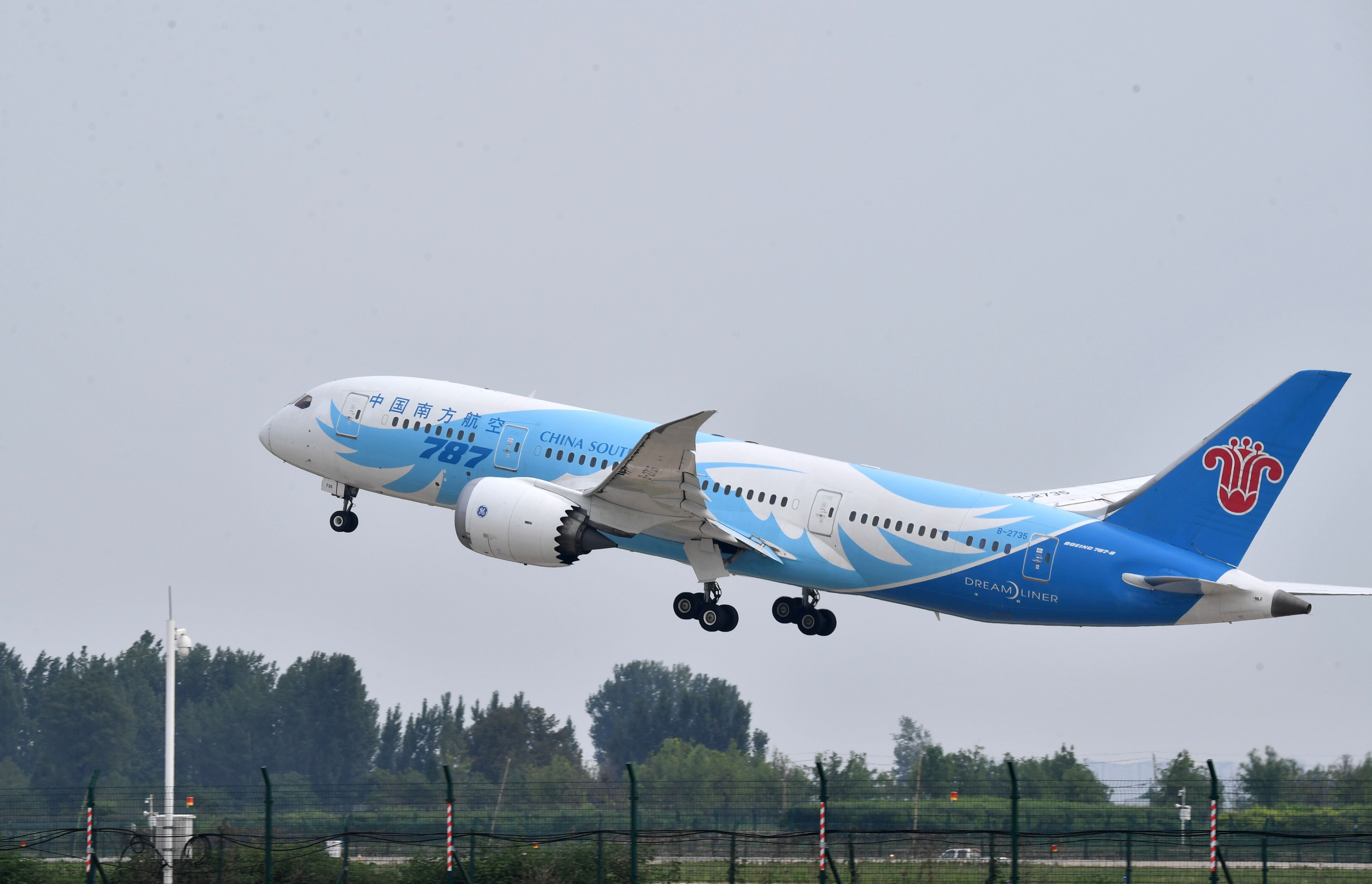 Six Chinese Airlines Back At Melbourne Airport As Bonza Readies For Avalon Debut