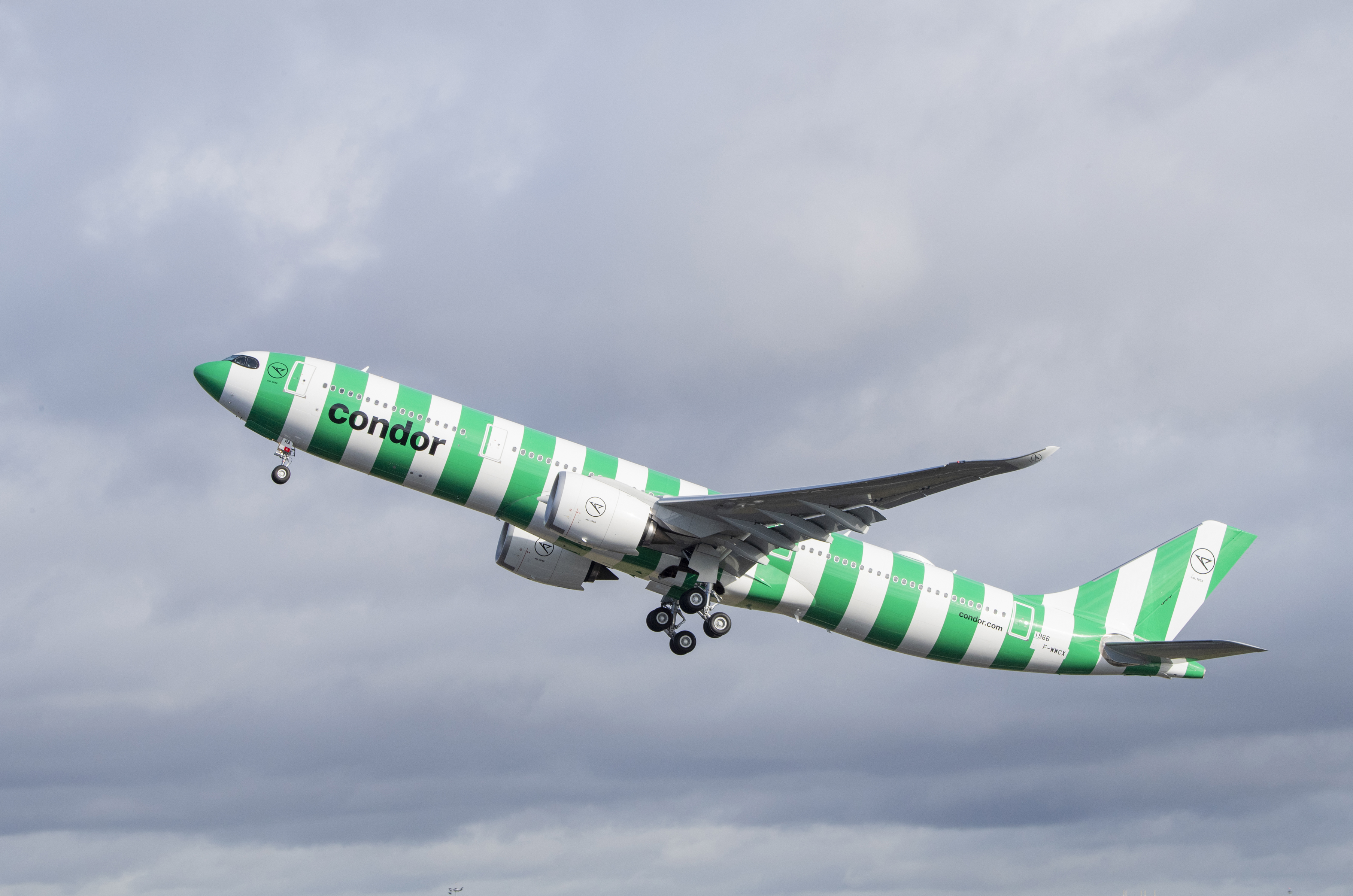 Condor Takes Delivery Of Its 1st Airbus A330neo After Last Week's Wing Tip Damage