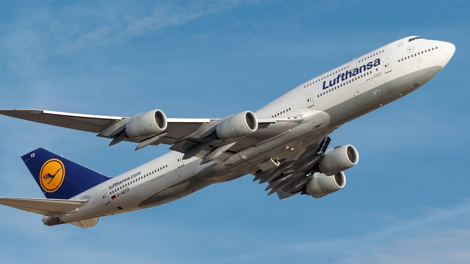 Lufthansa Boeing 747-8 Experiences Pressurization Issues On Climb