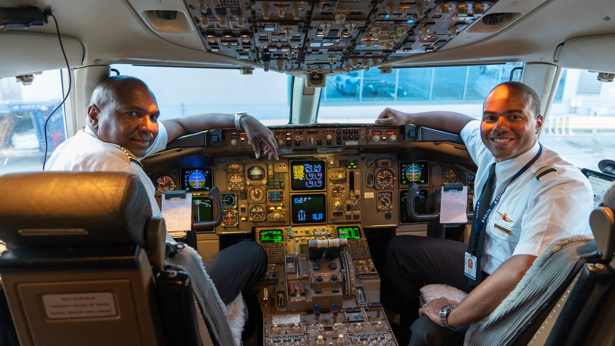 Early Starts, Late Finishes & Everything In Between: The World Of Pilot Schedules