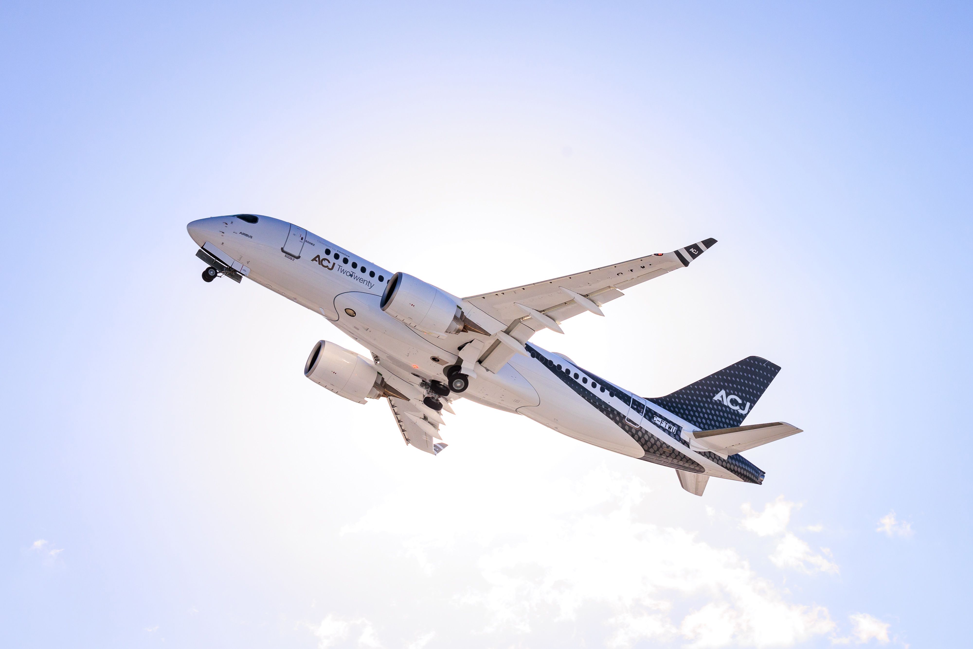 Comlux Takes Delivery Of The 1st Private Airbus A220 Cabin
