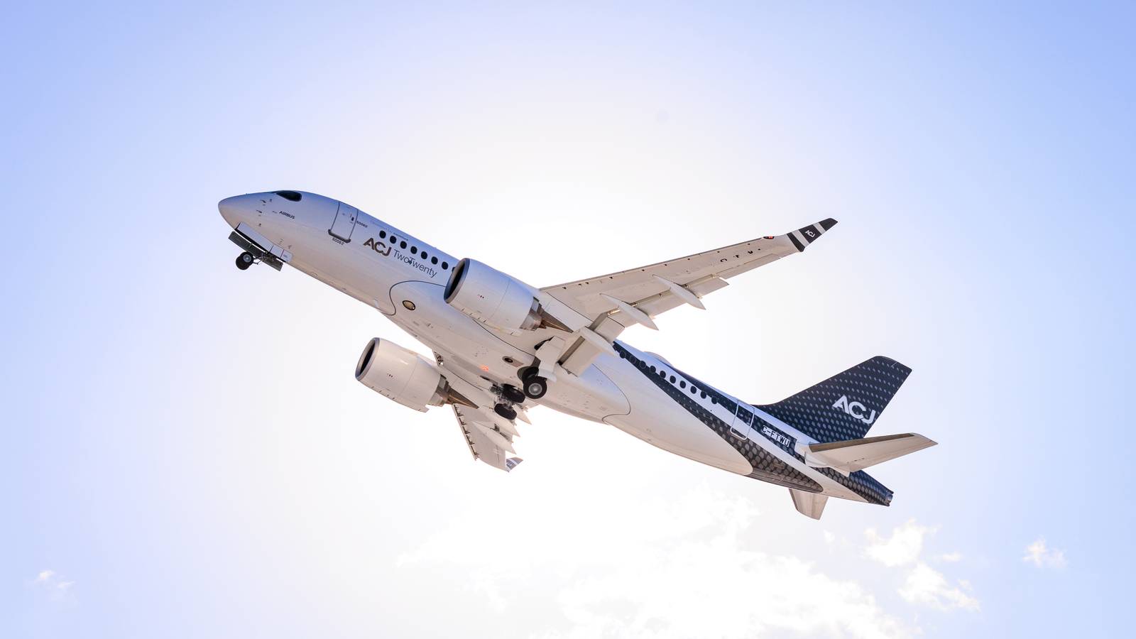 Comlux Takes Delivery Of The 1st Private Airbus A220 Cabin