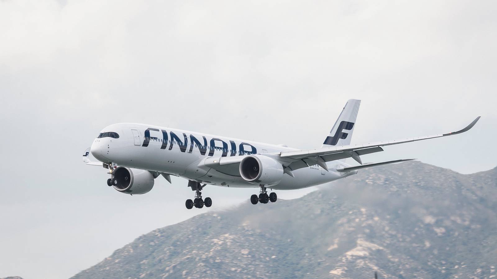 Which European Flag Carriers Operate Flights Out Of Foreign Bases?
