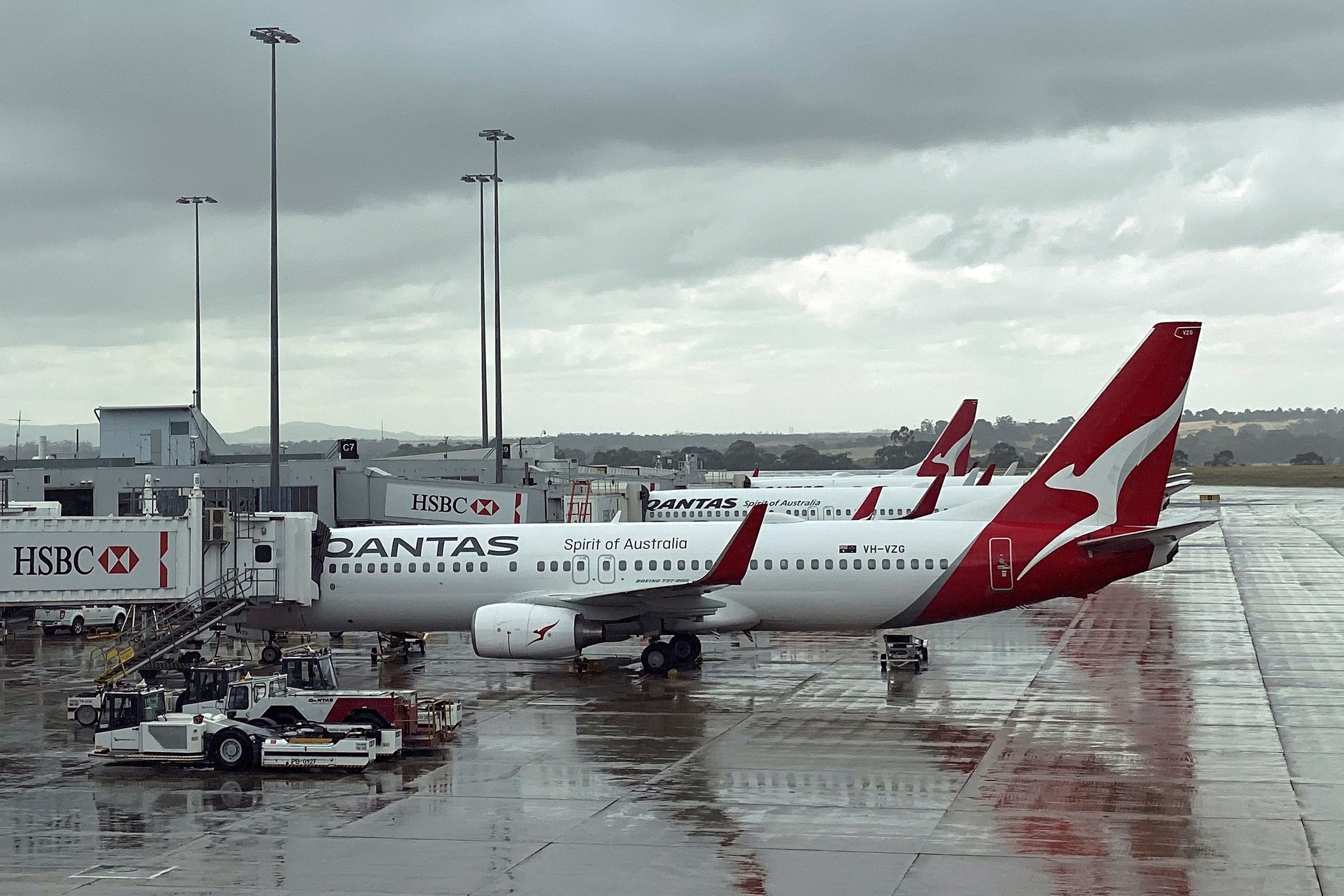 Qantas Launches Melbourne Baggage Handlers Probe Following Mishandling Footage