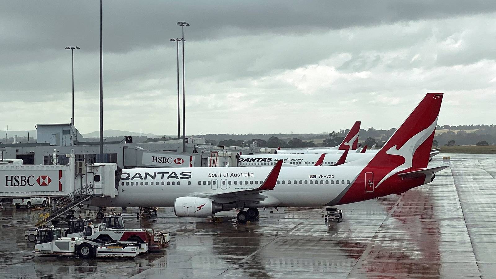 Qantas Launches Melbourne Baggage Handlers Probe Following Mishandling Footage