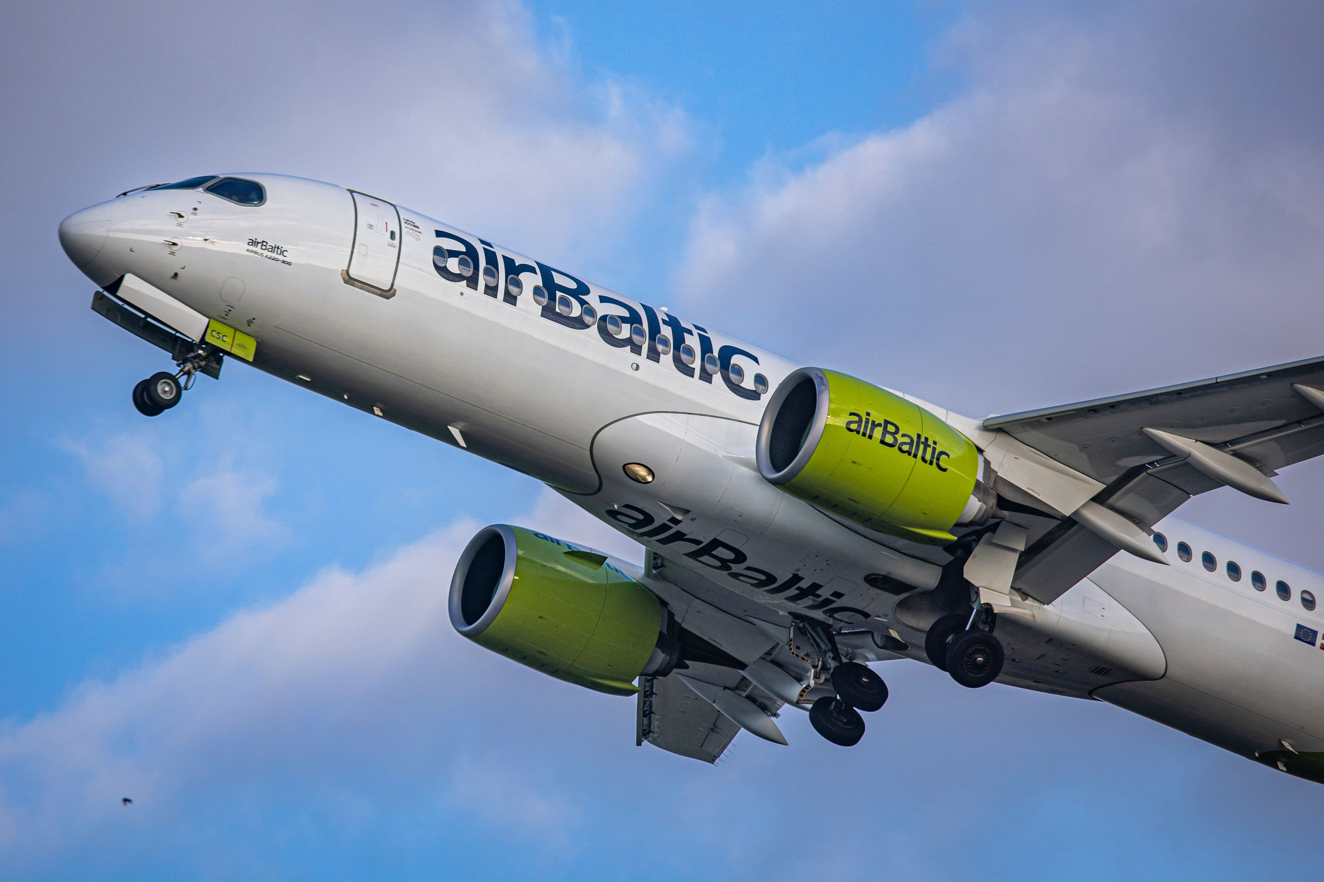 Airbus Shows Off An airBaltic A220-300 To TAAG Angola