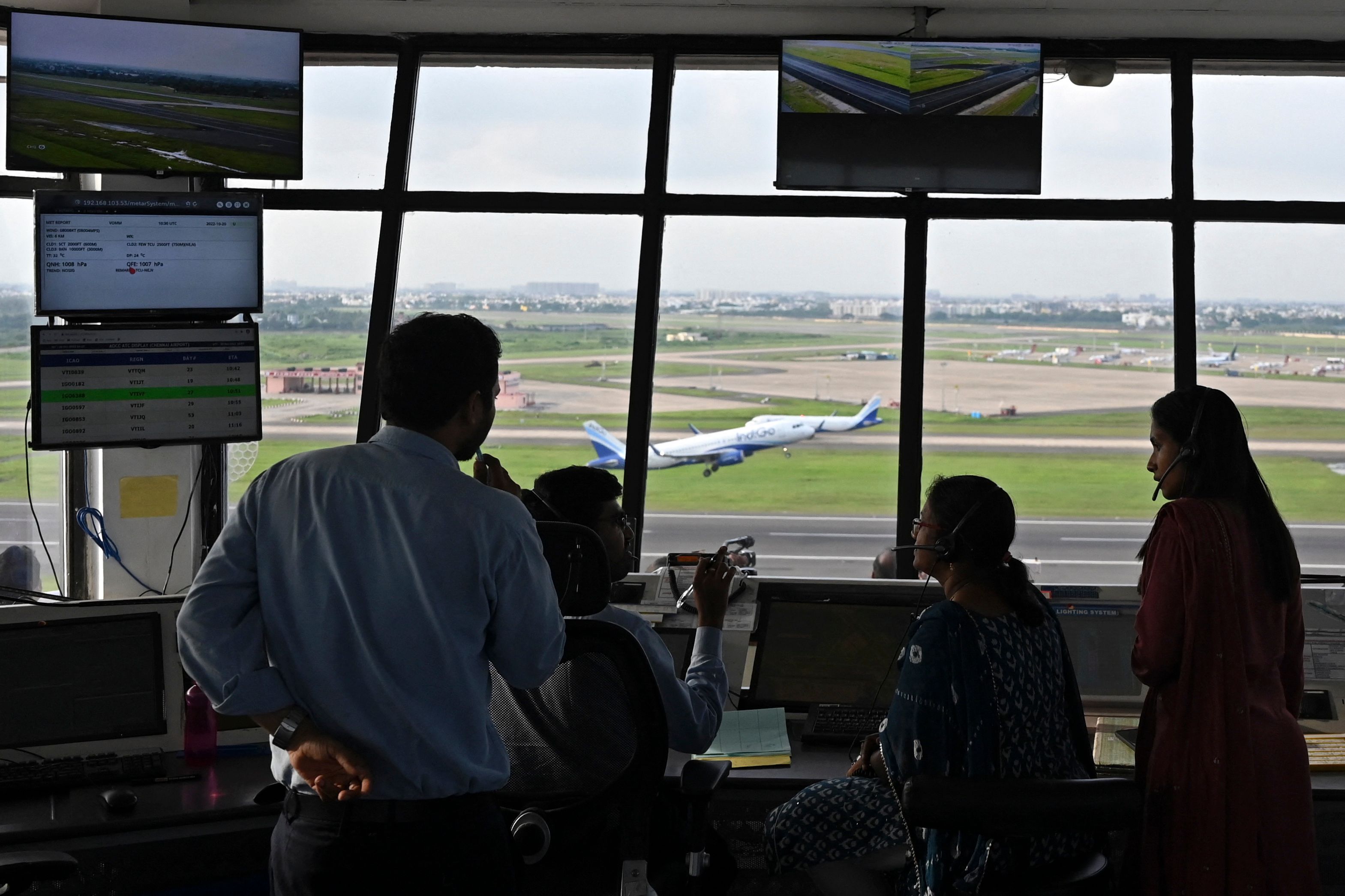 Familiar Voices: Do Pilots Ever Recognize Air Traffic Controllers On The Airwaves?
