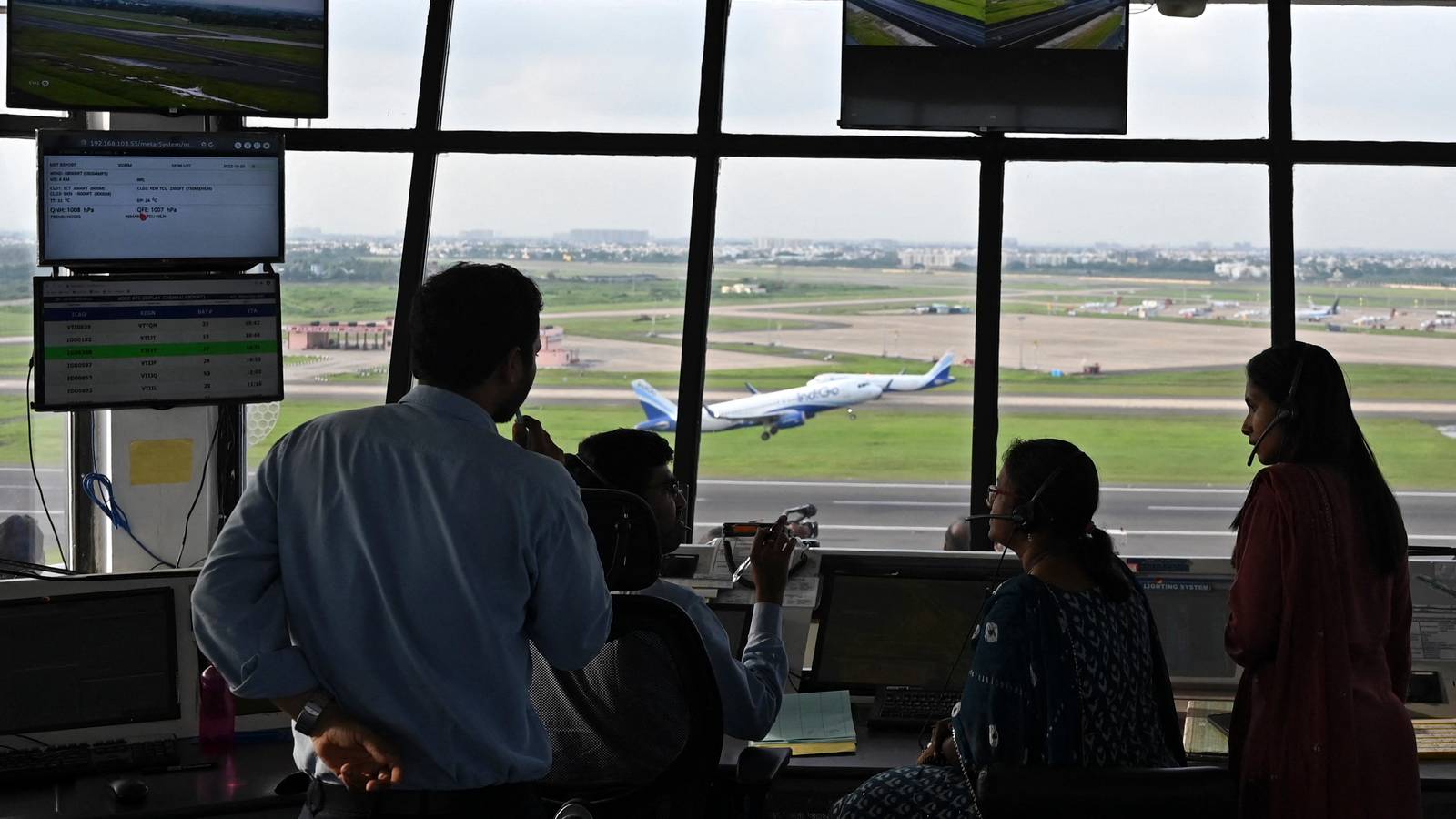 Familiar Voices: Do Pilots Ever Recognize Air Traffic Controllers On The Airwaves?