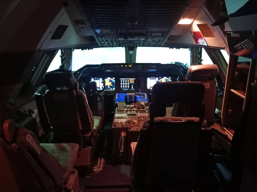 Flight Review: Flying A Boeing 747 In A Real 747 Cockpit