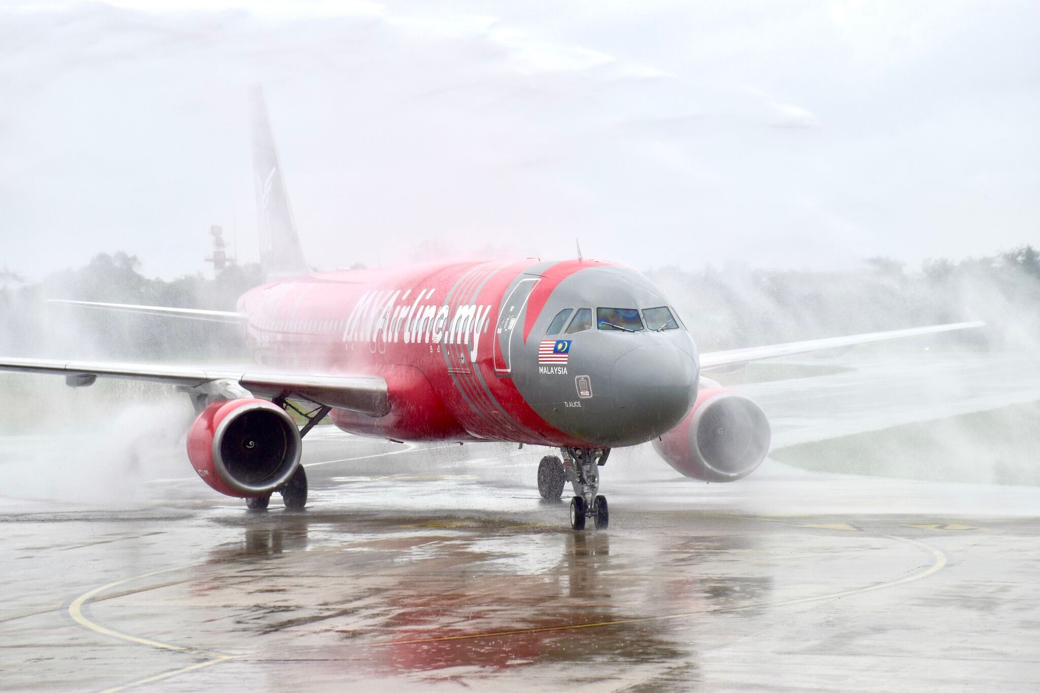 AirAsia Offers MYAirline Stranded Passengers 50% Discount