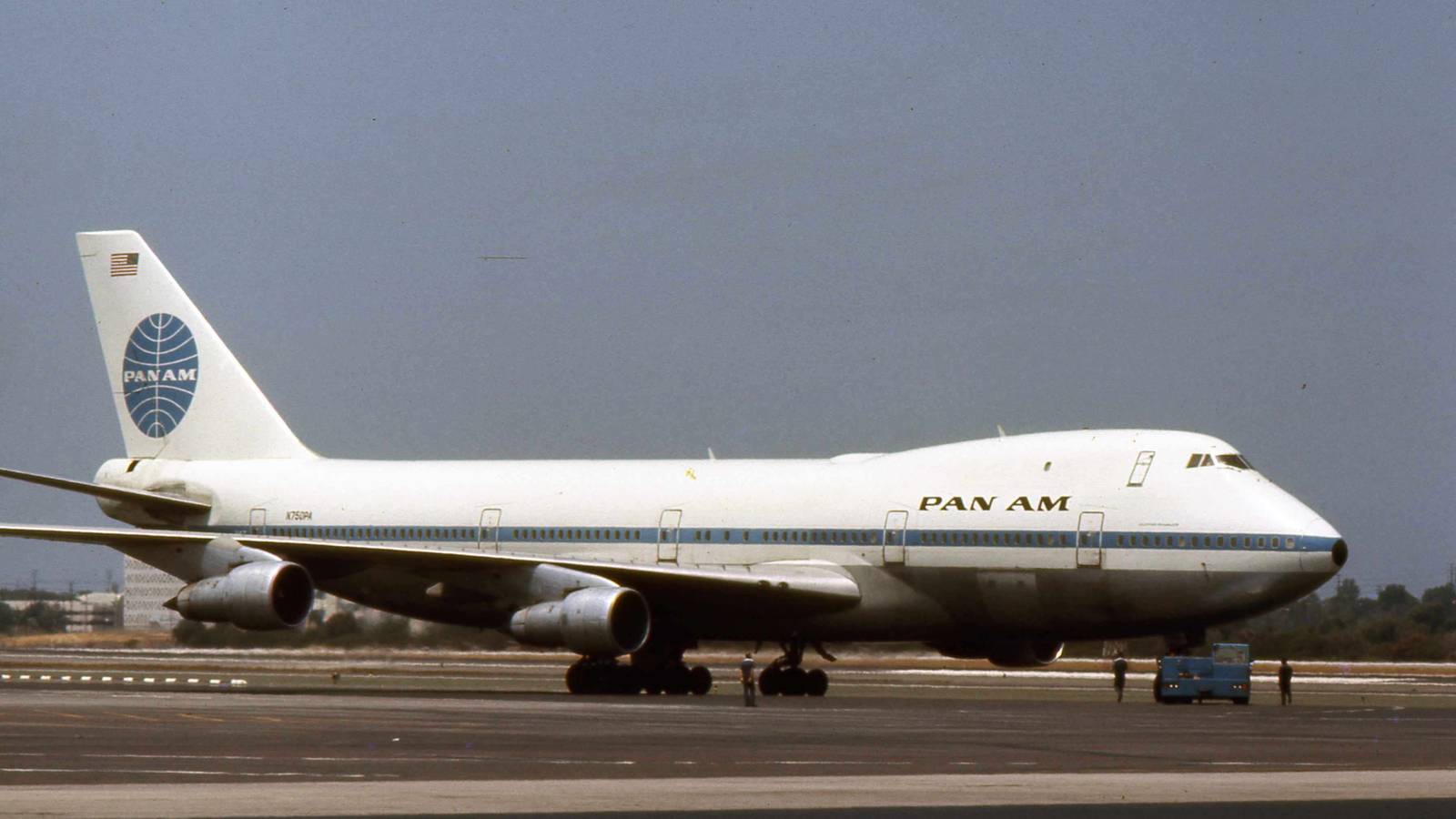 Which Airlines Were The First To Fly Each Boeing 747 Model?