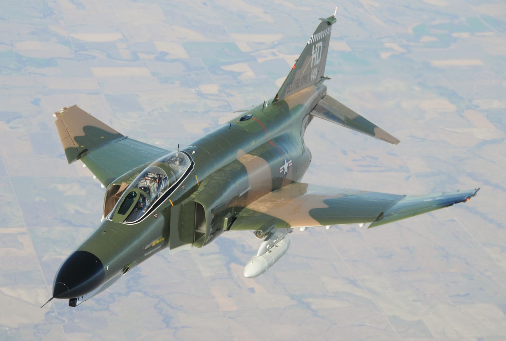 Modern Fighting Aircraft： F-4　Phantom II F-4 Phantom II: The McDonnell Corporation's Most Numerous