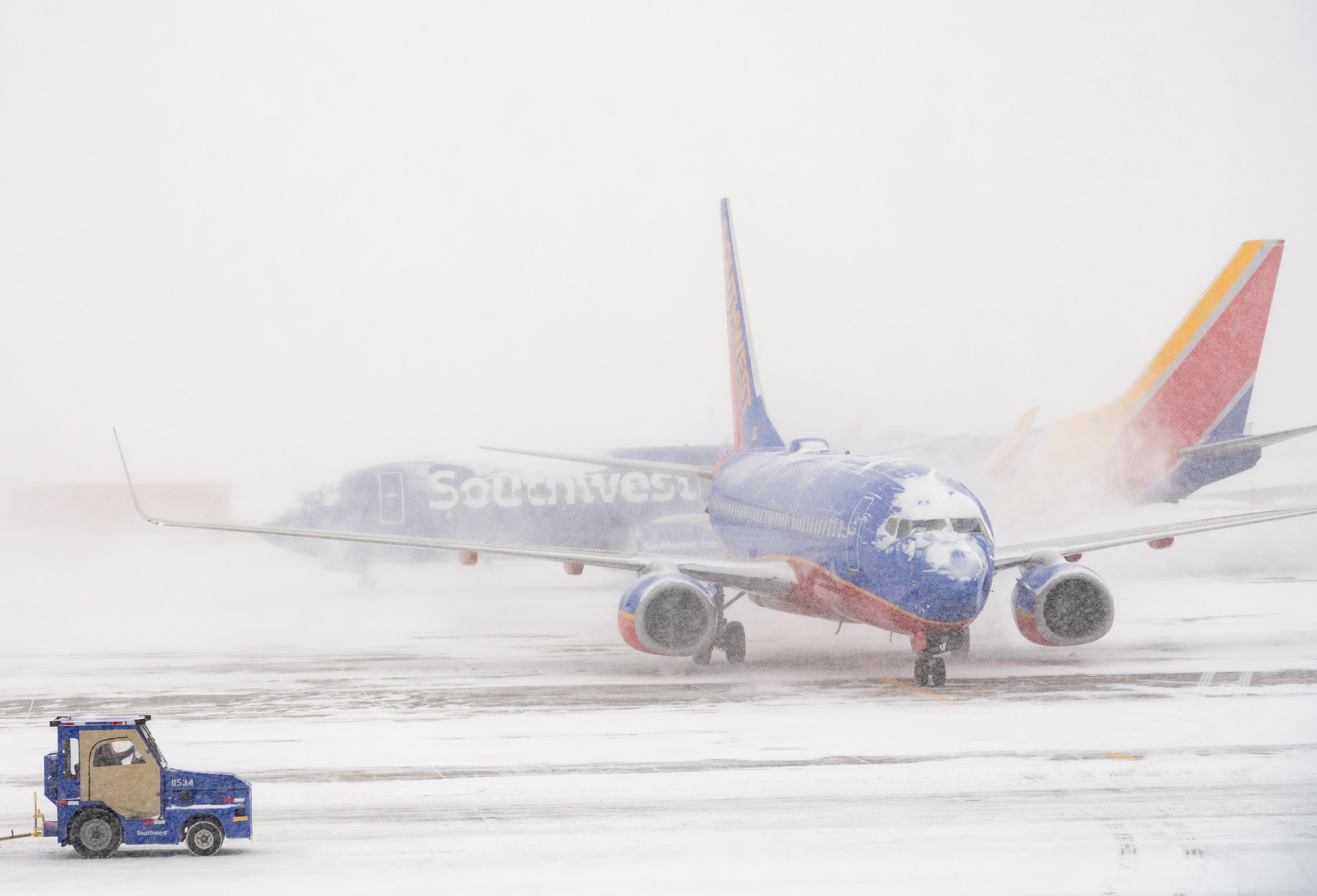 Thousands Of Flights Canceled on Christmas Weekend As Winter Storm Batters The US
