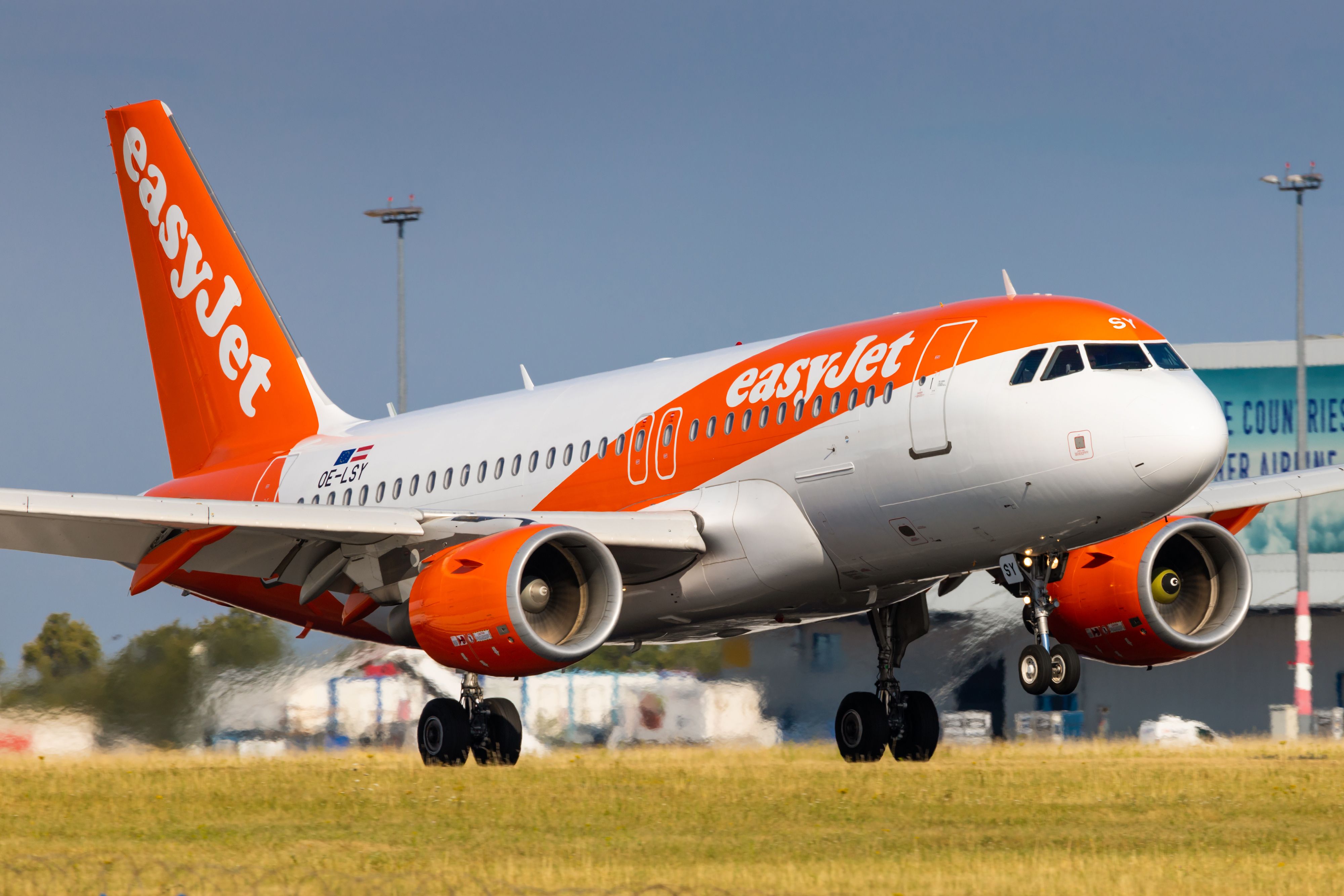 easyJet To Expand Rollout Of WiFi Based Streaming IFE Service