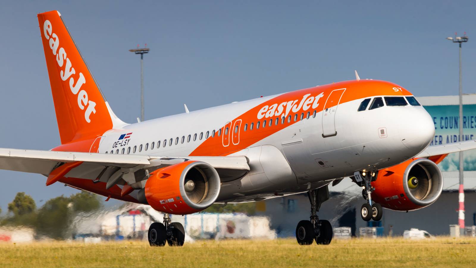 easyJet To Expand Rollout Of WiFi Based Streaming IFE Service