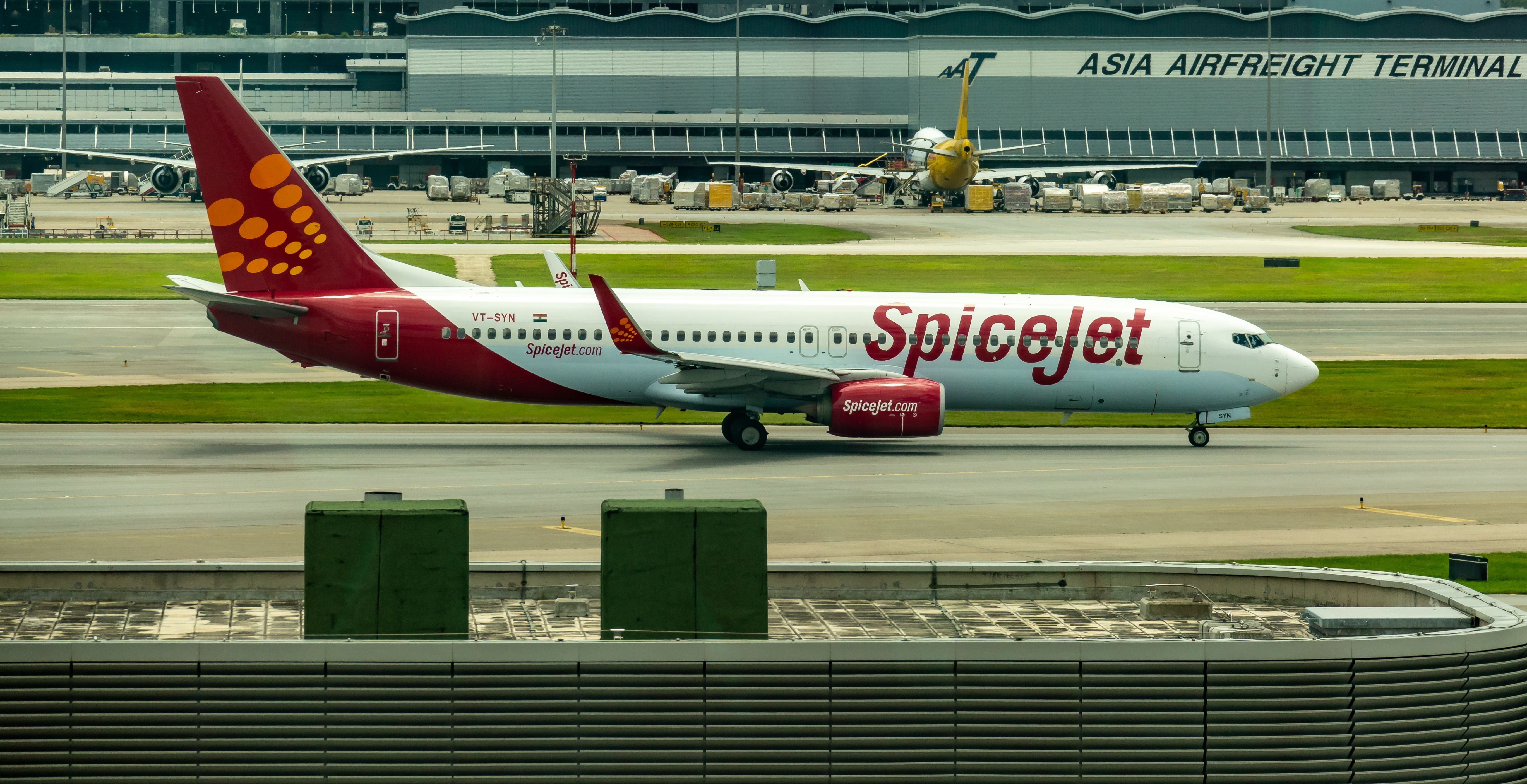 SpiceJet Boeing 737 Returns To Kolkata Due To Cracked Windshield
