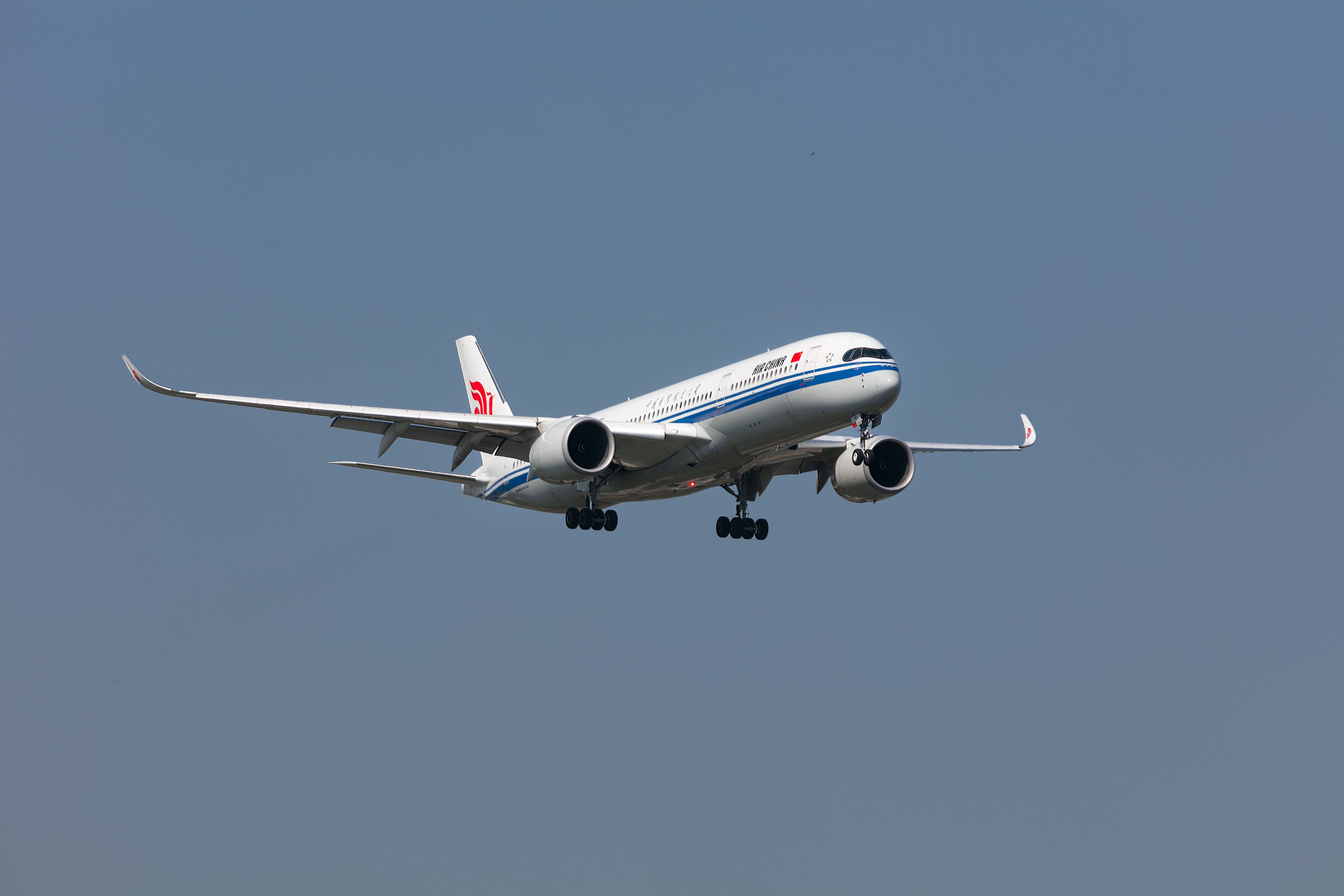 The UK Becomes The Latest Country To Require Pre-Departure COVID Tests For Chinese Travelers