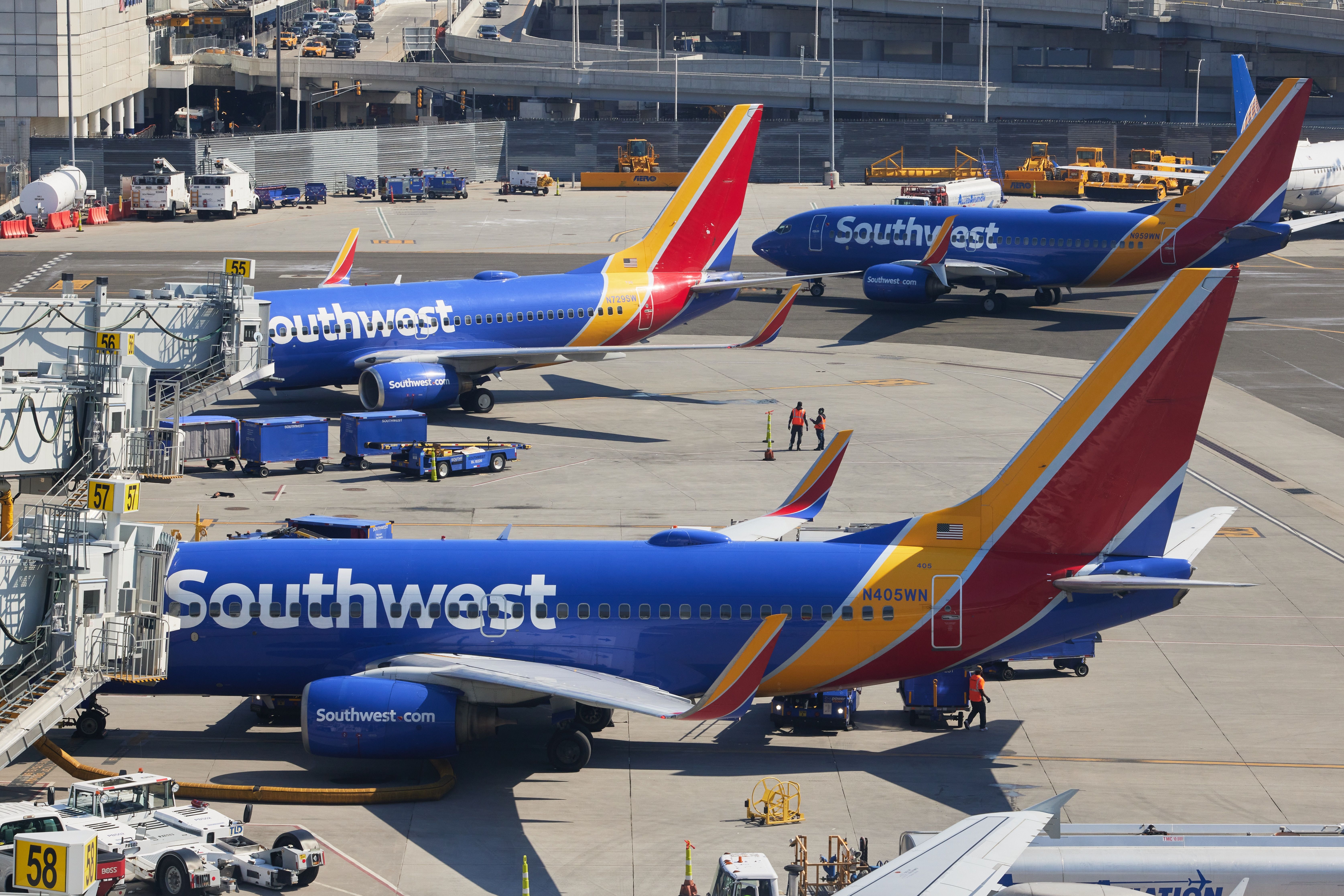 Police Threaten To Arrest Passengers For Not Leaving Gate Area