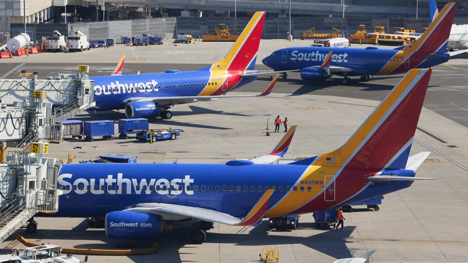 Police Threaten To Arrest Passengers For Not Leaving Gate Area