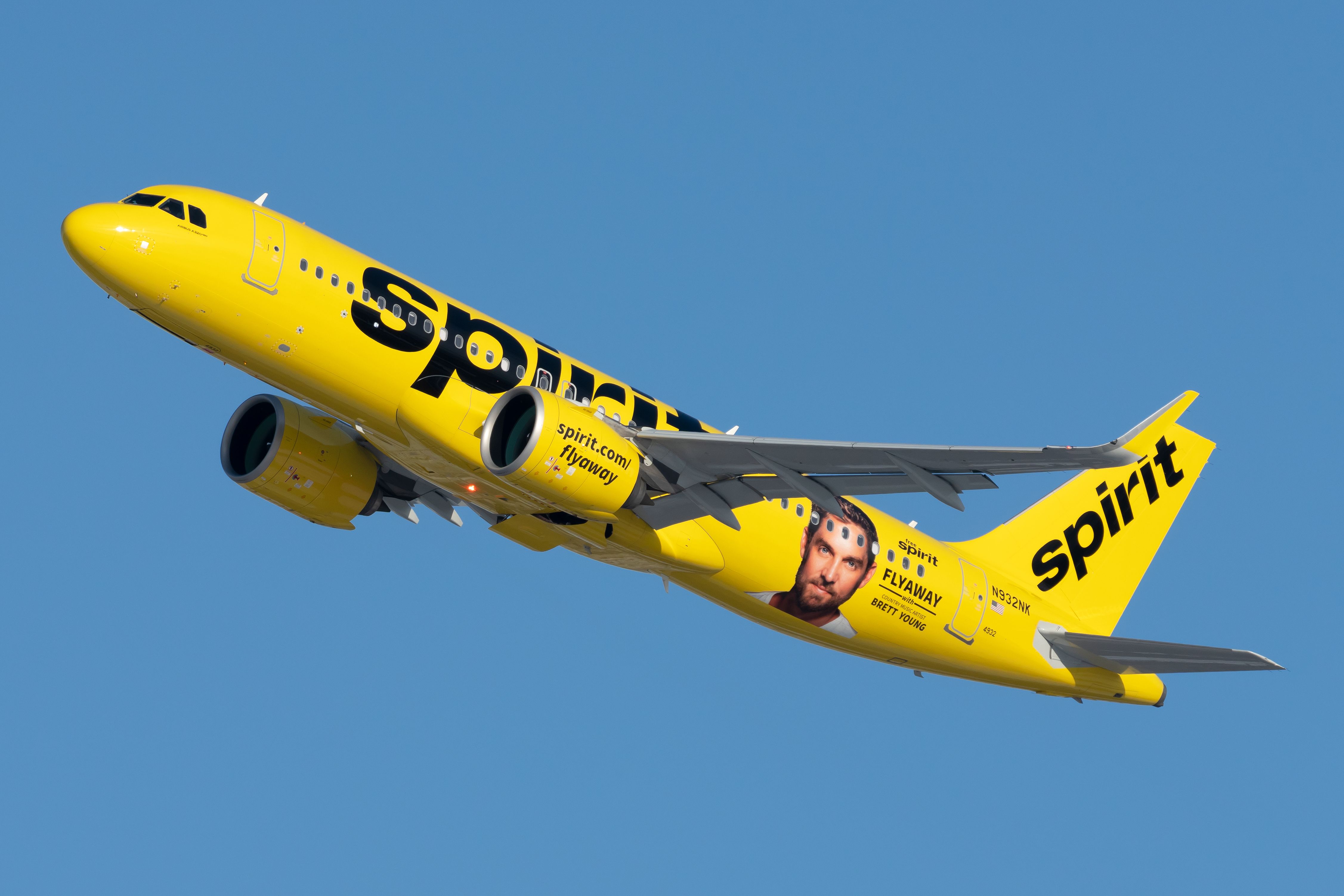 Spirit Airlines Agents Caught In Fight With Passengers At Philadelphia International