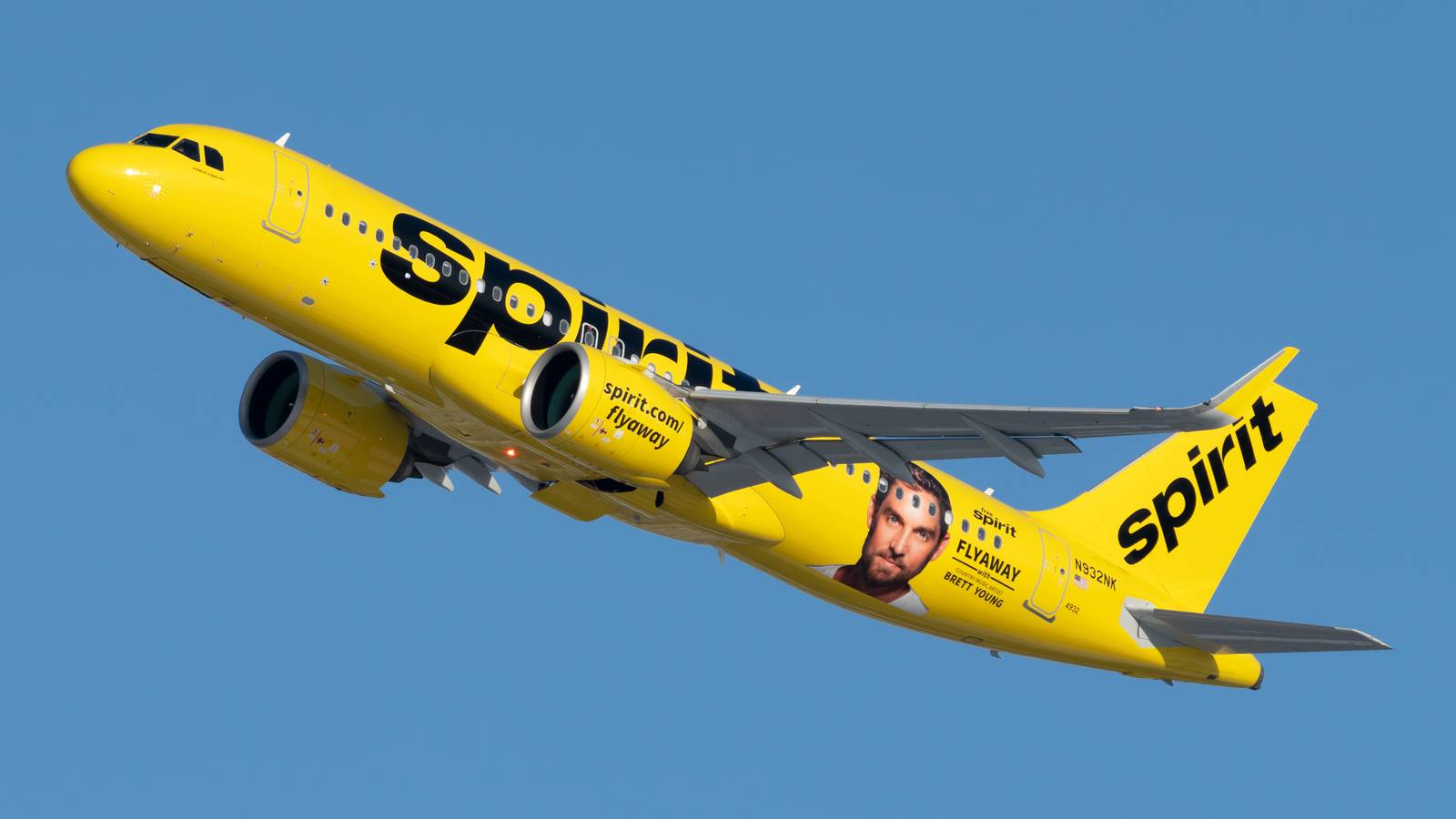 Spirit Airlines Agents Caught In Fight With Passengers At Philadelphia International
