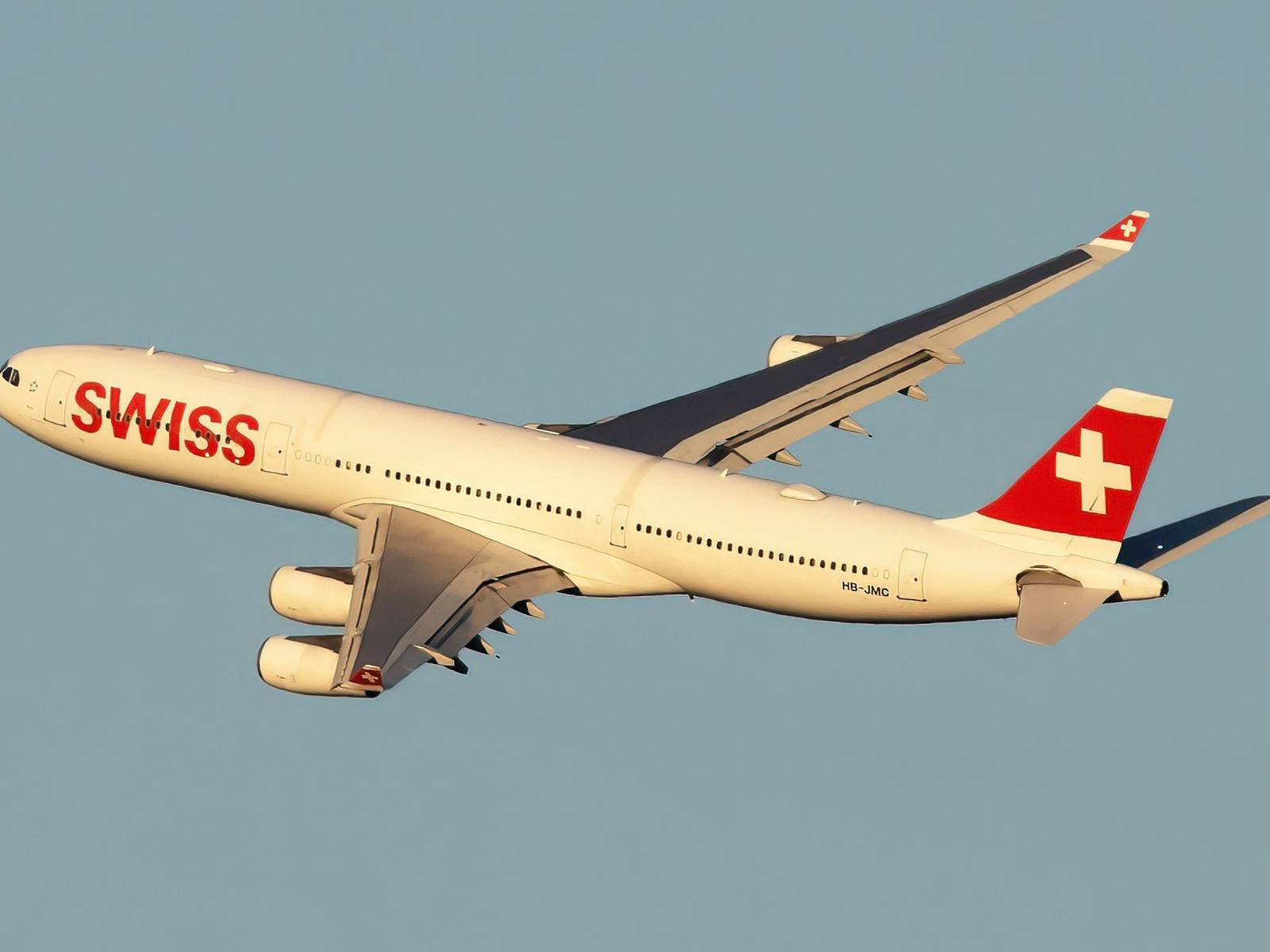 swiss-airbus-a340-300-hb-jmc-