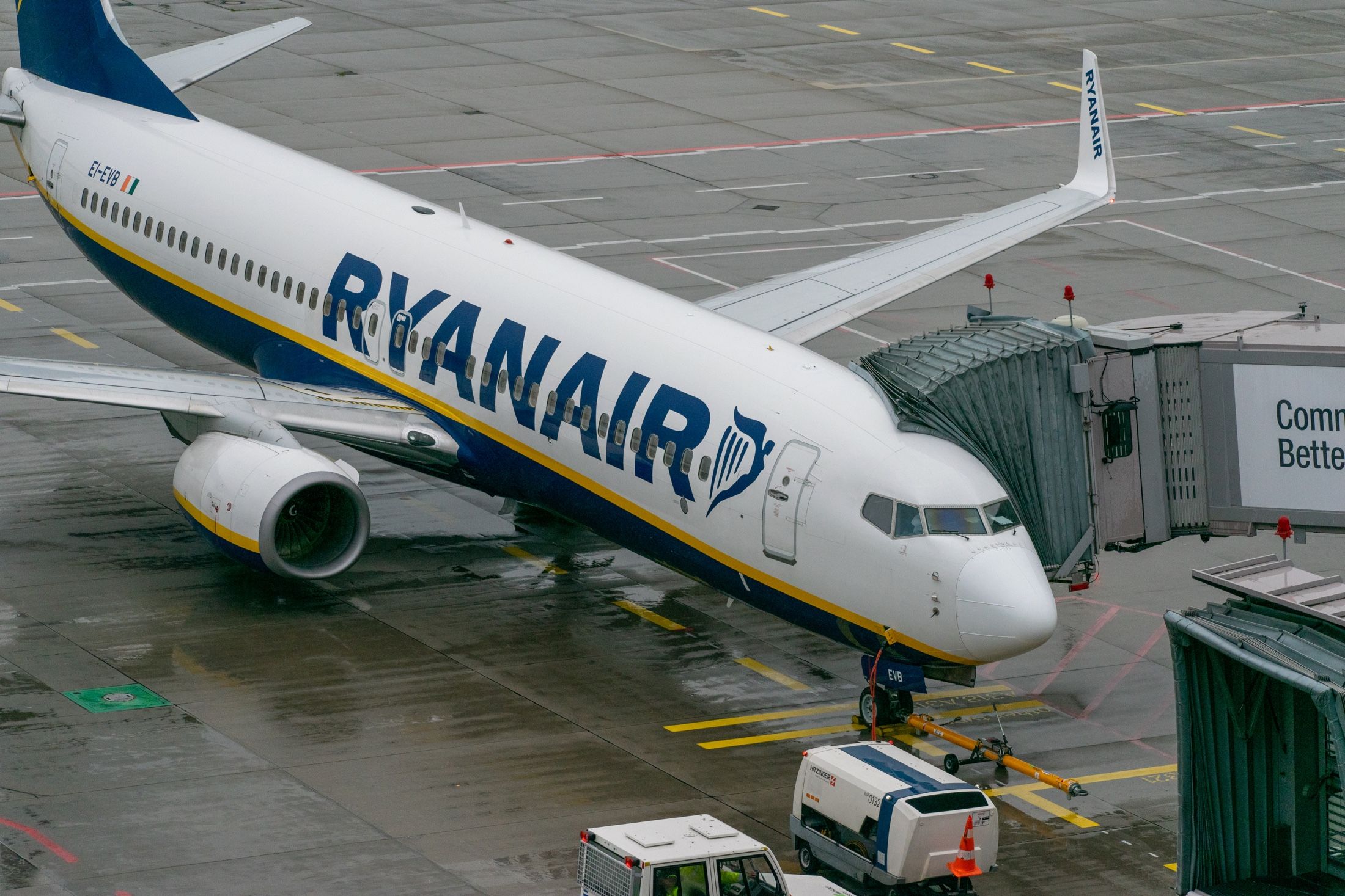 Ryanair Raises Profit Guidance After Strong Third Quarter