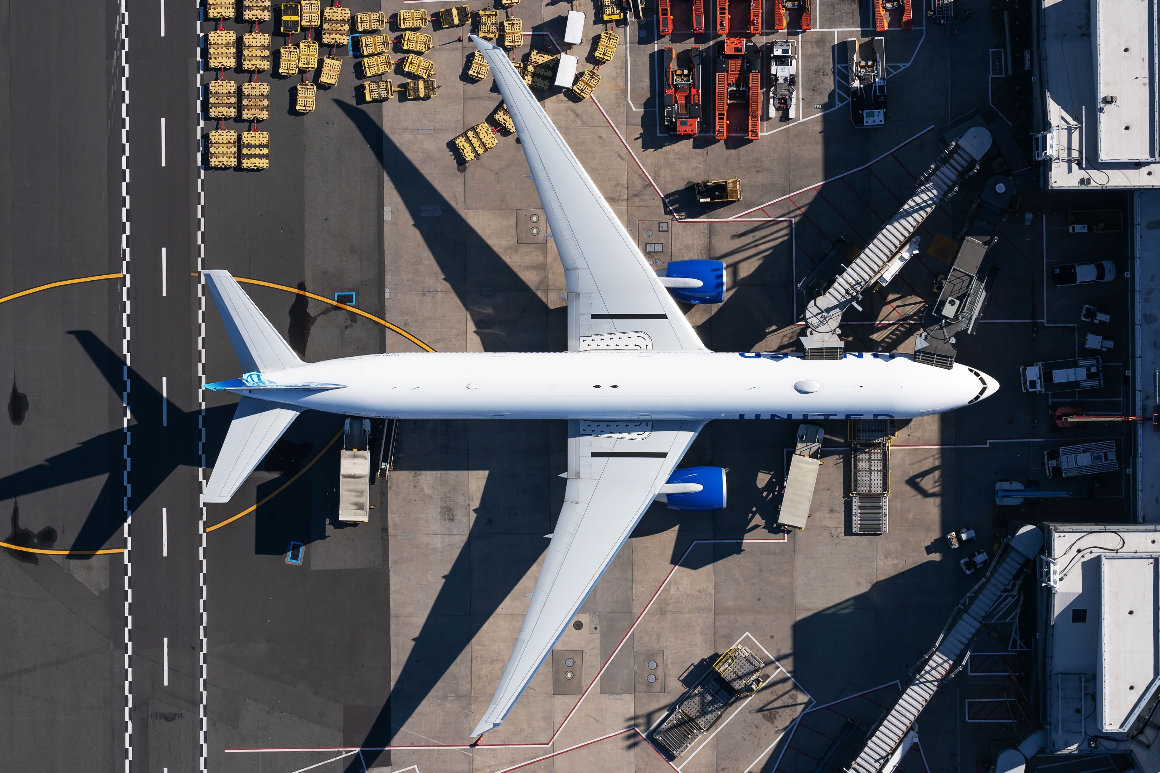 US Airlines Issue Travel Waivers As Severe Weather Forecast