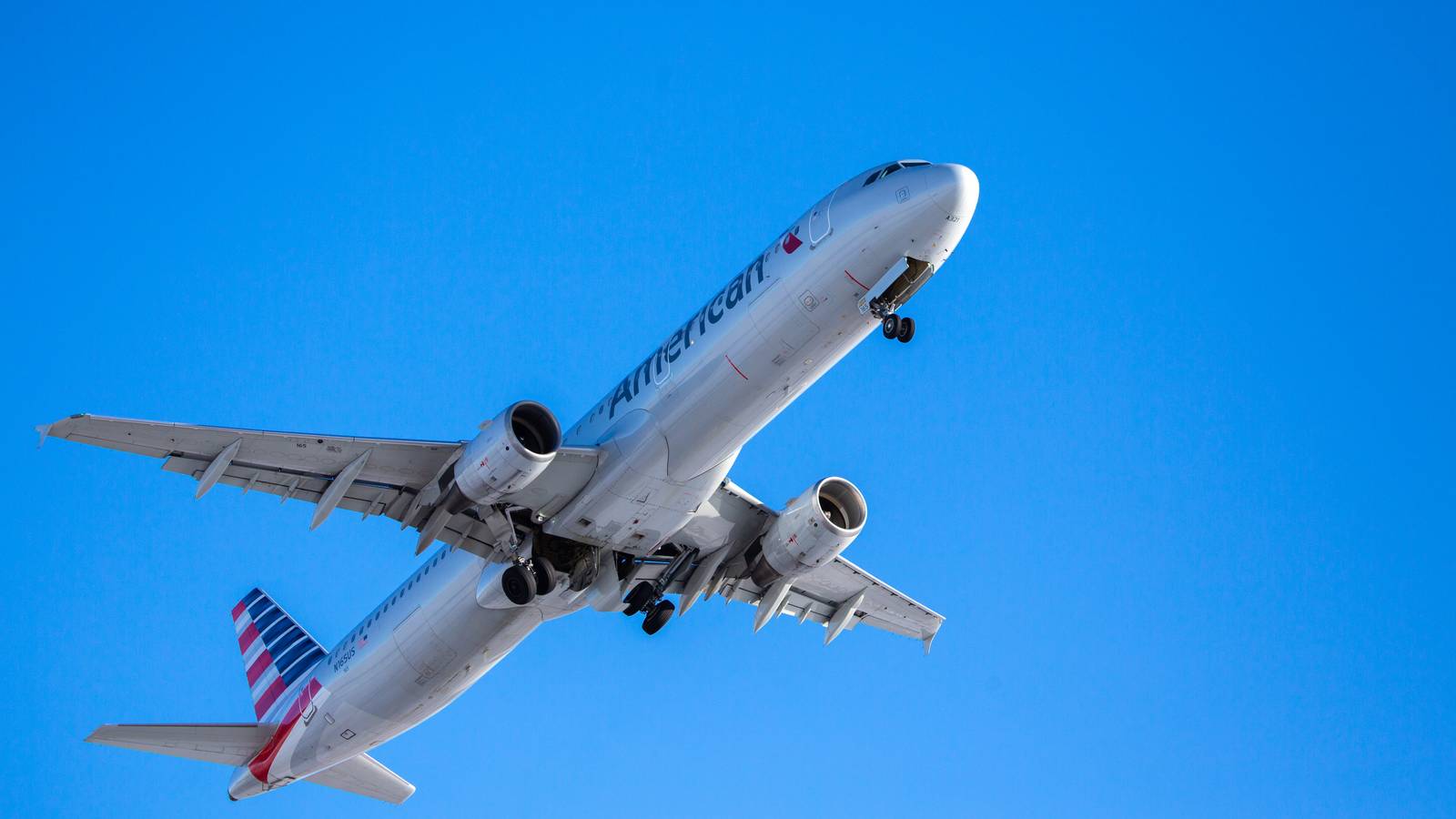 American Airlines Pilots Union Concerned About Flight Deck Protocol Changes