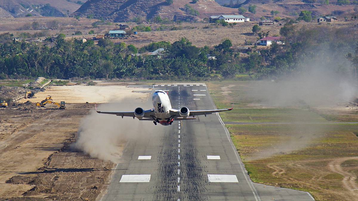 What Are Asia's Oldest Active Boeing 737-500s?