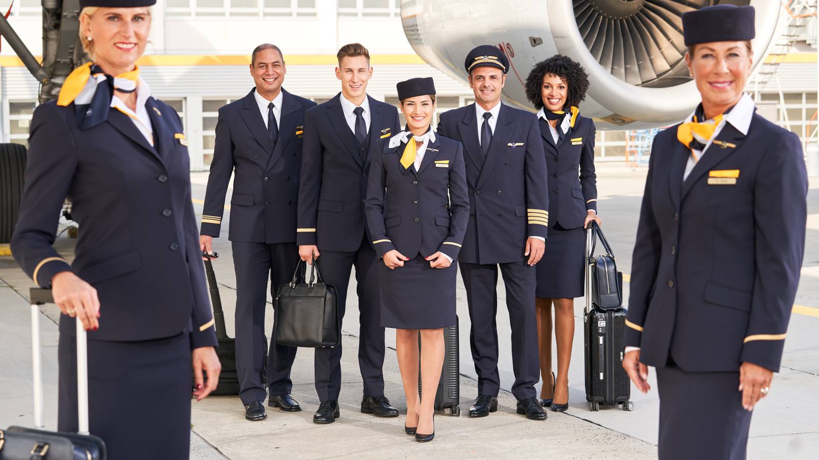 What Role Does A Purser Serve In A Cabin Crew Team?