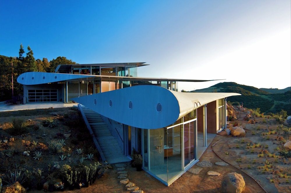 The House Whose Design Features Wings From A Decommissioned Boeing 747