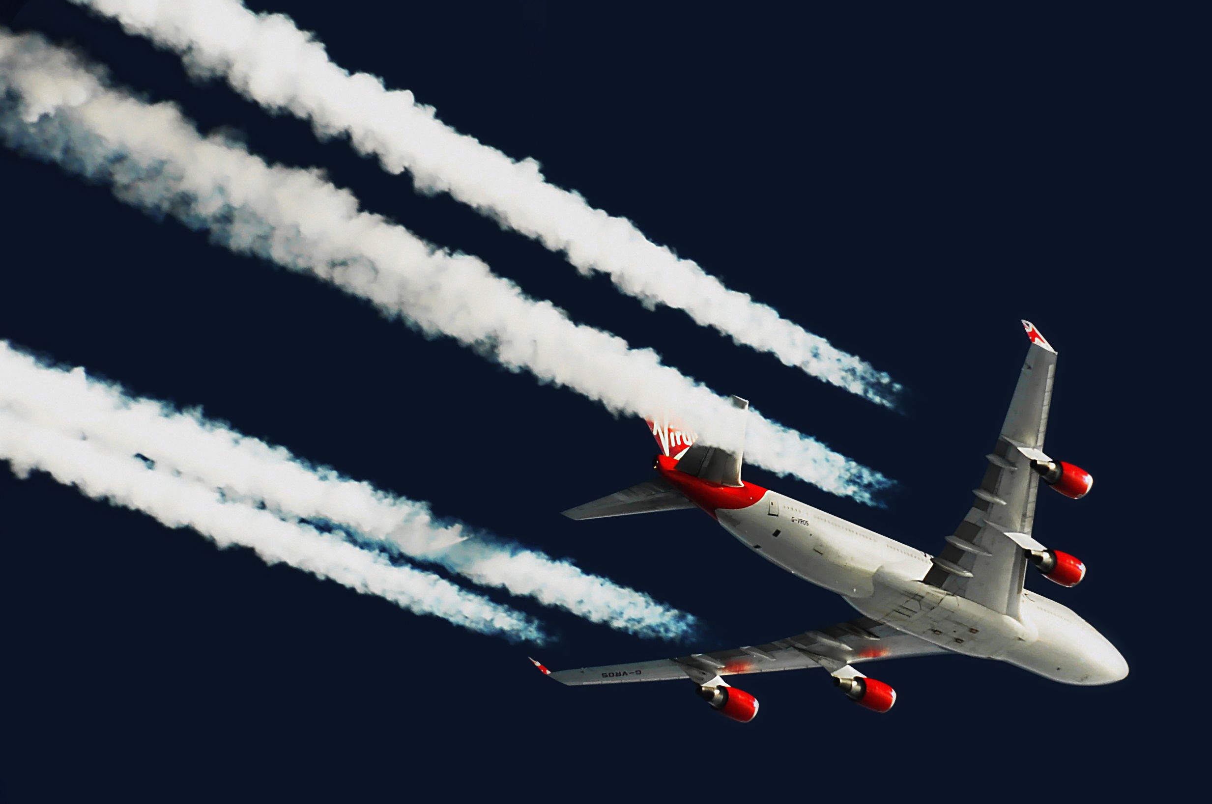 How Have Commercial Flights' Cruising Altitudes Changed Over The Years?